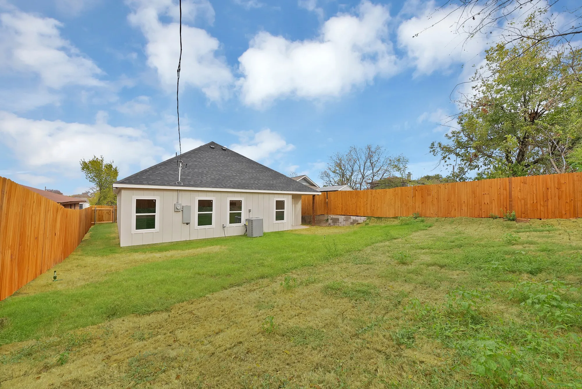 Single Family Residence For Sale in Tarrant County , 3005 Hanna Avenue, Fort Worth, Texas 76106, 4 Bedroom, 2 Bathroom, 2 Garage spaces, 1,802 Sqft, built in 2026, mls#21402079, Real Estate Agent in Fort Worth, Homes For Sale in Tarrant county, Homes For Sale in Fort Worth, Realtor in Fort Worth Texas, Real Estate Brokerage Independent Realty Texas, Luminita Cordes Realtor