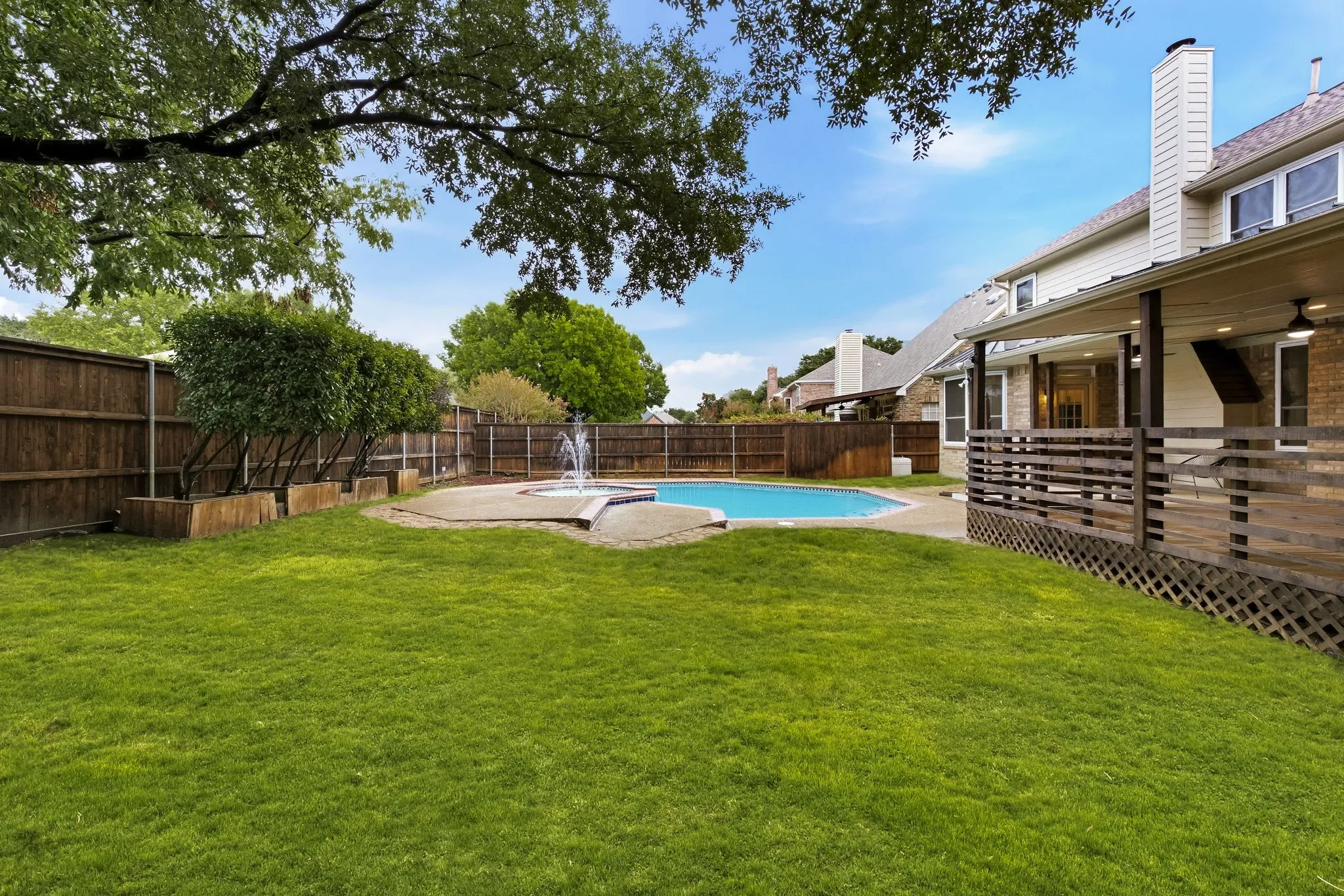 Single Family Residence For Sale in Denton County , 2408 Amber Lane, Flower Mound, Texas 75028, 5 Bedroom, 4 Bathroom, 2 Garage spaces, 3,017 Sqft, built in 1994, mls#21401402, Real Estate Agent in Flower Mound, Homes For Sale in Denton county, Homes For Sale in Flower Mound, Realtor in Flower Mound Texas, Real Estate Brokerage Independent Realty Texas, Luminita Cordes Realtor