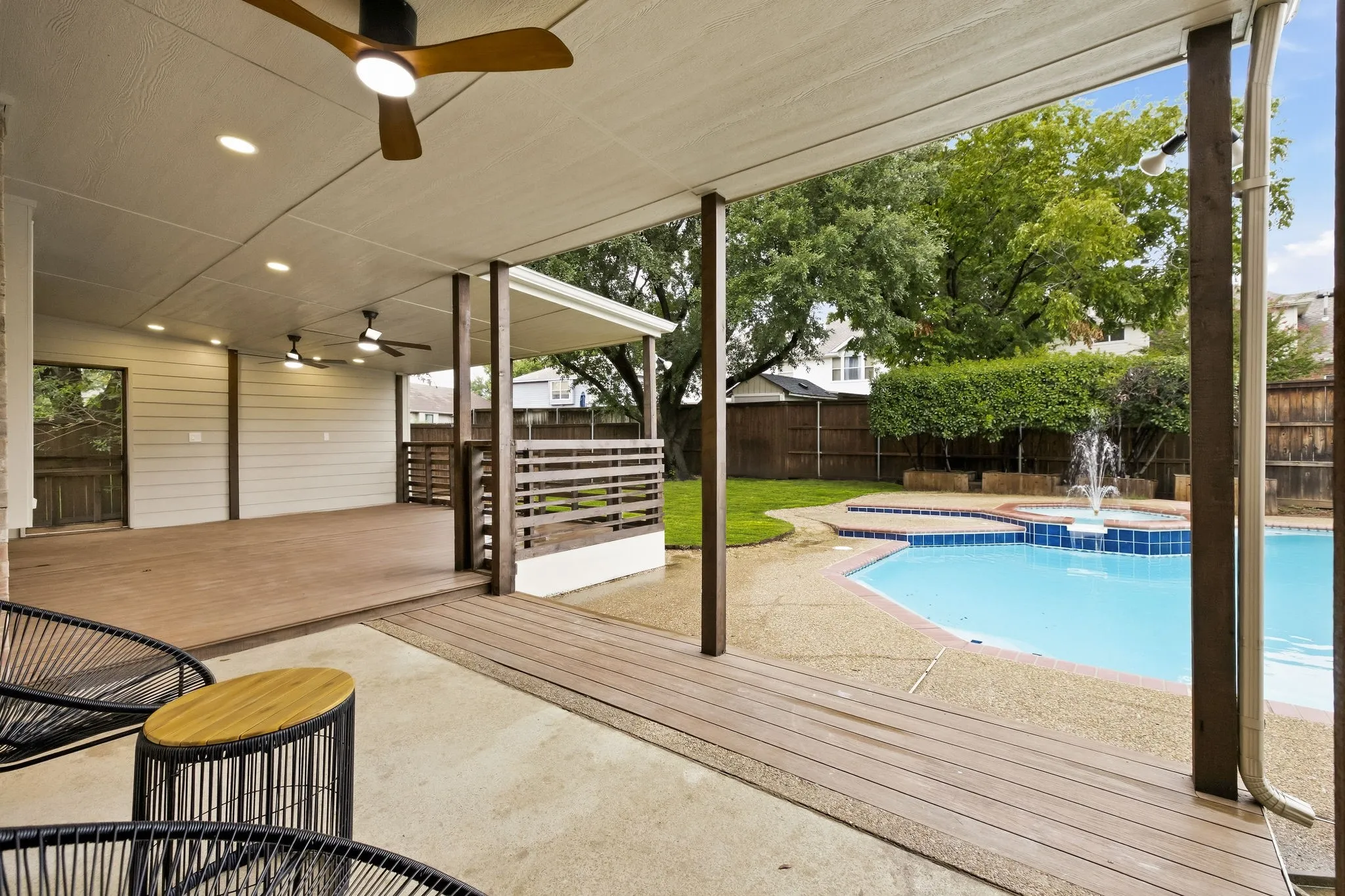 Single Family Residence For Sale in Denton County , 2408 Amber Lane, Flower Mound, Texas 75028, 5 Bedroom, 4 Bathroom, 2 Garage spaces, 3,017 Sqft, built in 1994, mls#21401402, Real Estate Agent in Flower Mound, Homes For Sale in Denton county, Homes For Sale in Flower Mound, Realtor in Flower Mound Texas, Real Estate Brokerage Independent Realty Texas, Luminita Cordes Realtor