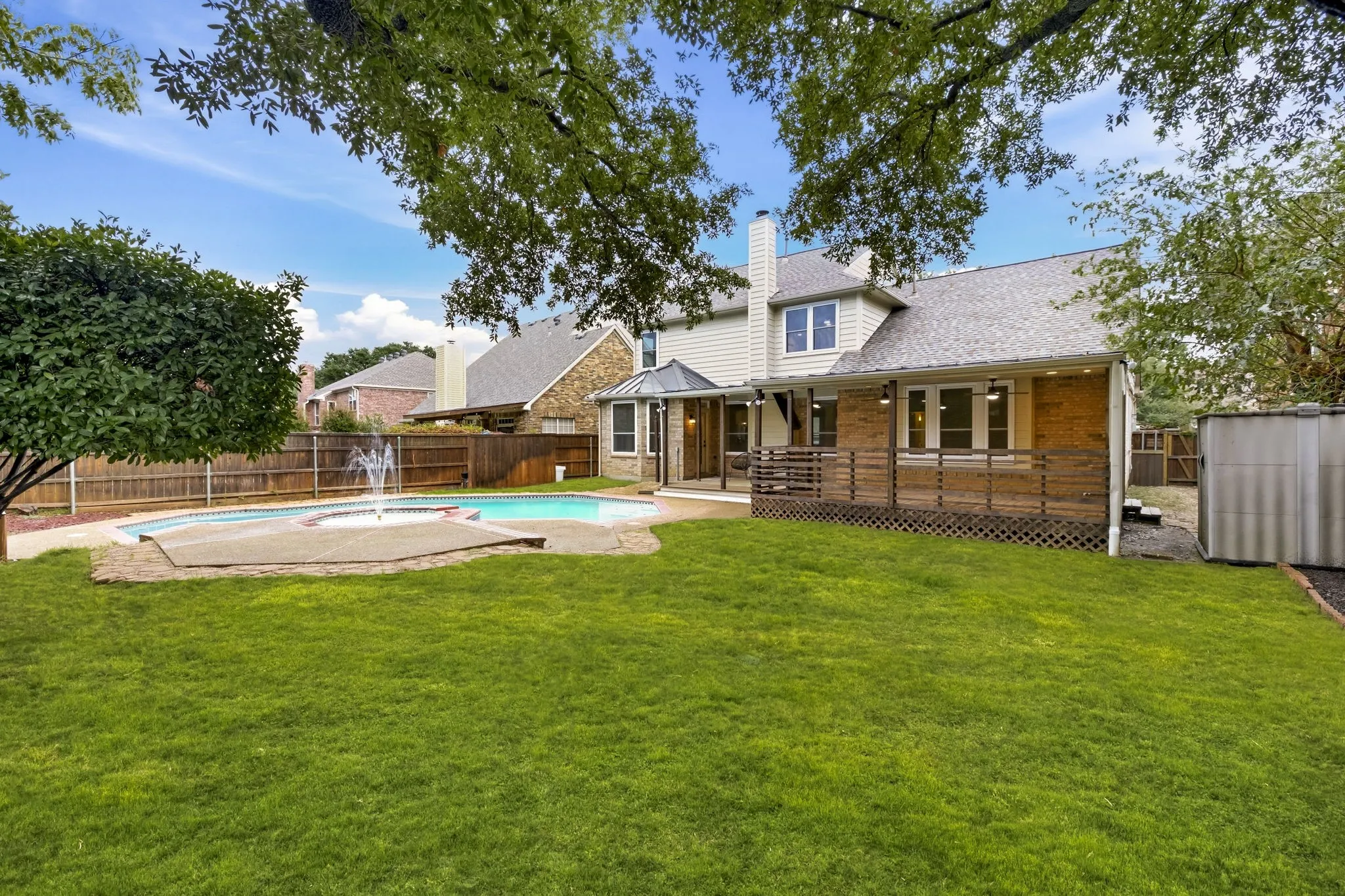 Single Family Residence For Sale in Denton County , 2408 Amber Lane, Flower Mound, Texas 75028, 5 Bedroom, 4 Bathroom, 2 Garage spaces, 3,017 Sqft, built in 1994, mls#21401402, Real Estate Agent in Flower Mound, Homes For Sale in Denton county, Homes For Sale in Flower Mound, Realtor in Flower Mound Texas, Real Estate Brokerage Independent Realty Texas, Luminita Cordes Realtor