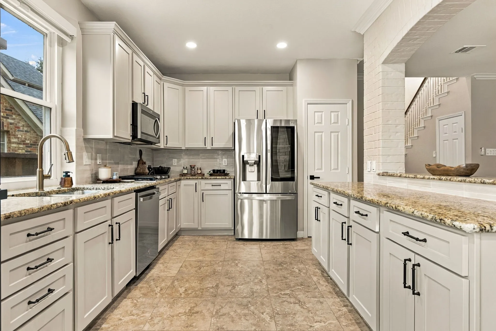 Single Family Residence For Sale in Denton County , 2408 Amber Lane, Flower Mound, Texas 75028, 5 Bedroom, 4 Bathroom, 2 Garage spaces, 3,017 Sqft, built in 1994, mls#21401402, Real Estate Agent in Flower Mound, Homes For Sale in Denton county, Homes For Sale in Flower Mound, Realtor in Flower Mound Texas, Real Estate Brokerage Independent Realty Texas, Luminita Cordes Realtor