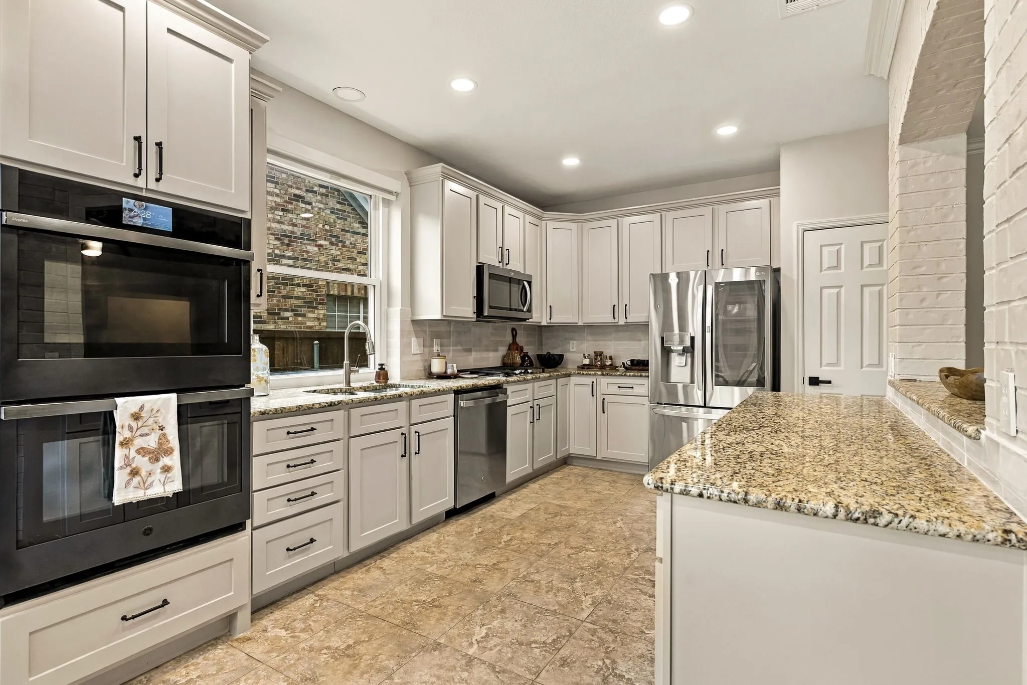 Single Family Residence For Sale in Denton County , 2408 Amber Lane, Flower Mound, Texas 75028, 5 Bedroom, 4 Bathroom, 2 Garage spaces, 3,017 Sqft, built in 1994, mls#21401402, Real Estate Agent in Flower Mound, Homes For Sale in Denton county, Homes For Sale in Flower Mound, Realtor in Flower Mound Texas, Real Estate Brokerage Independent Realty Texas, Luminita Cordes Realtor