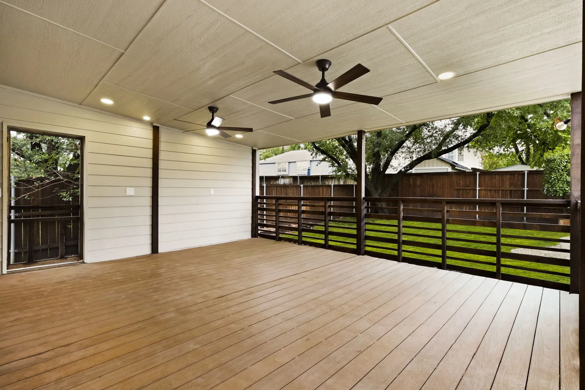 Single Family Residence For Sale in Denton County , 2408 Amber Lane, Flower Mound, Texas 75028, 5 Bedroom, 4 Bathroom, 2 Garage spaces, 3,017 Sqft, built in 1994, mls#21401402, Real Estate Agent in Flower Mound, Homes For Sale in Denton county, Homes For Sale in Flower Mound, Realtor in Flower Mound Texas, Real Estate Brokerage Independent Realty Texas, Luminita Cordes Realtor