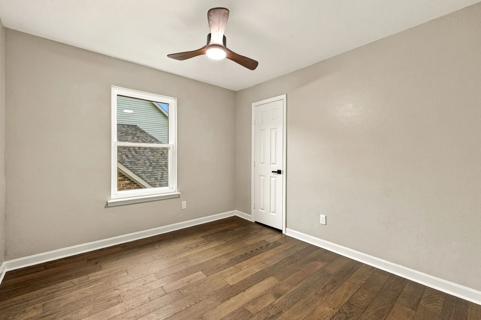 Single Family Residence For Sale in Denton County , 2408 Amber Lane, Flower Mound, Texas 75028, 5 Bedroom, 4 Bathroom, 2 Garage spaces, 3,017 Sqft, built in 1994, mls#21401402, Real Estate Agent in Flower Mound, Homes For Sale in Denton county, Homes For Sale in Flower Mound, Realtor in Flower Mound Texas, Real Estate Brokerage Independent Realty Texas, Luminita Cordes Realtor