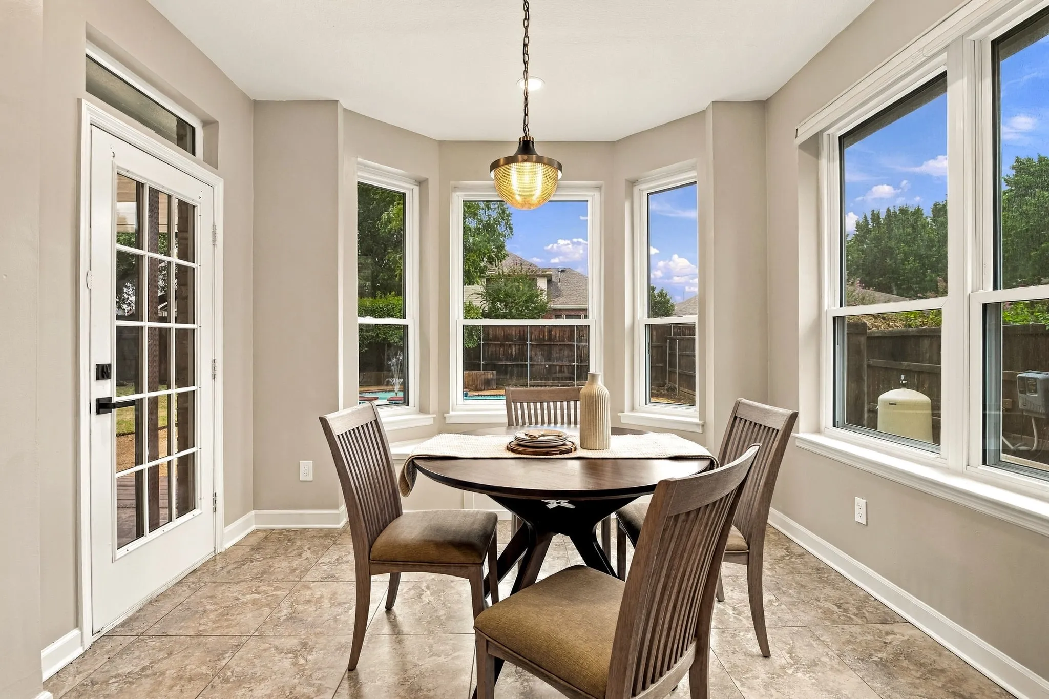 Single Family Residence For Sale in Denton County , 2408 Amber Lane, Flower Mound, Texas 75028, 5 Bedroom, 4 Bathroom, 2 Garage spaces, 3,017 Sqft, built in 1994, mls#21401402, Real Estate Agent in Flower Mound, Homes For Sale in Denton county, Homes For Sale in Flower Mound, Realtor in Flower Mound Texas, Real Estate Brokerage Independent Realty Texas, Luminita Cordes Realtor