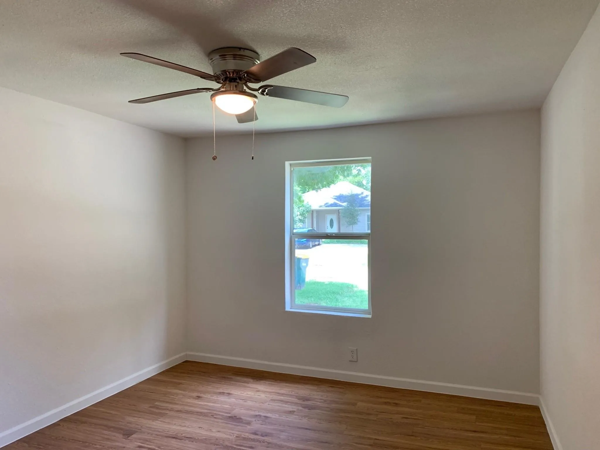 Single Family Residence For Rent in Grayson County , 2020 S Branch Street, Sherman, Texas 75090, 2 Bedroom, 1 Bathroom, Garage spaces, 720 Sqft, built in 1942, mls#21402150, Real Estate Agent in Sherman, Homes For Rent in Grayson county, Homes For Rent in Sherman, Realtor in Sherman Texas, Real Estate Brokerage Independent Realty Texas, Luminita Cordes Realtor