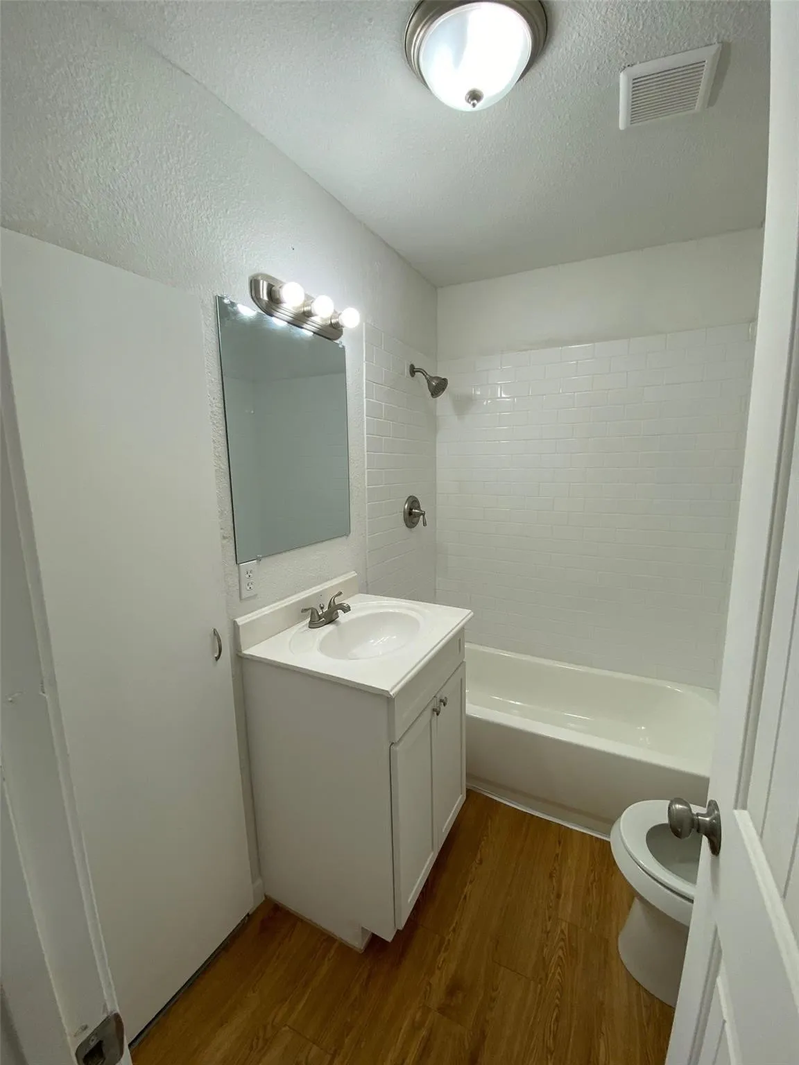 Single Family Residence For Rent in Grayson County , 2020 S Branch Street, Sherman, Texas 75090, 2 Bedroom, 1 Bathroom, Garage spaces, 720 Sqft, built in 1942, mls#21402150, Real Estate Agent in Sherman, Homes For Rent in Grayson county, Homes For Rent in Sherman, Realtor in Sherman Texas, Real Estate Brokerage Independent Realty Texas, Luminita Cordes Realtor