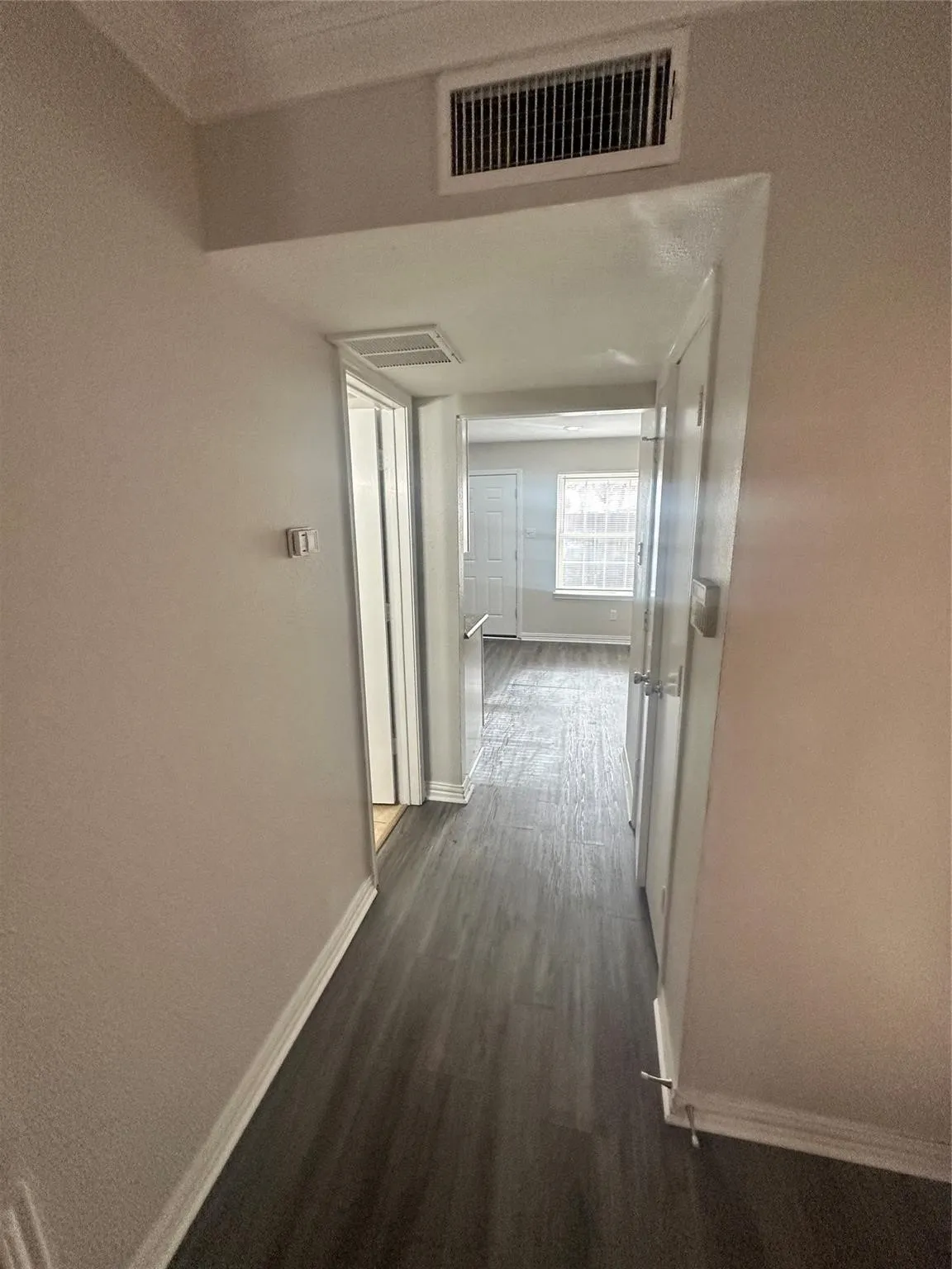 Condominium For Rent in Dallas County , 2268 Colony Court, Dallas, Texas 75235, 2 Bedroom, 2 Bathroom, Garage spaces, 1,148 Sqft, built in 1984, mls#21401990, Real Estate Agent in Dallas, Homes For Rent in Dallas county, Homes For Rent in Dallas, Realtor in Dallas Texas, Real Estate Brokerage Independent Realty Texas, Luminita Cordes Realtor