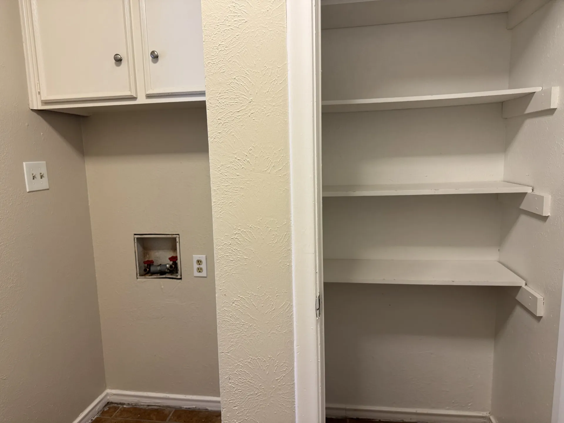 Single Family Residence For Rent in Dallas County , 705 Kingsbridge Drive, Garland, Texas 75040, 3 Bedroom, 2 Bathroom, 2 Garage spaces, 1,850 Sqft, built in 1973, mls#21402155, Real Estate Agent in Garland, Homes For Rent in Dallas county, Homes For Rent in Garland, Realtor in Garland Texas, Real Estate Brokerage Independent Realty Texas, Luminita Cordes Realtor