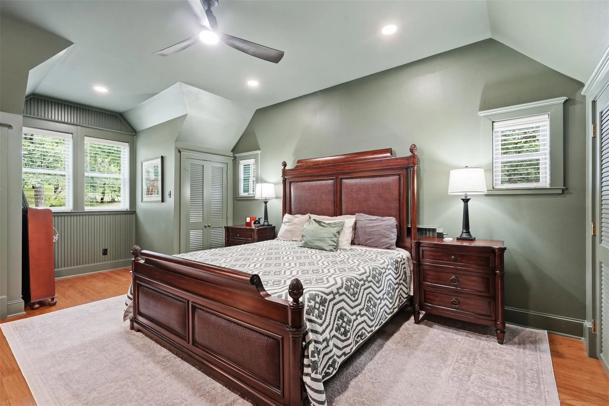 Single Family Residence For Sale in Johnson County , 1100 Crazy Horse Trail, Burleson, Texas 76028, 3 Bedroom, 4 Bathroom, 4 Garage spaces, 3,596 Sqft, built in 1987, mls#21401940, Real Estate Agent in Burleson, Homes For Sale in Johnson county, Homes For Sale in Burleson, Realtor in Burleson Texas, Real Estate Brokerage Independent Realty Texas, Luminita Cordes Realtor