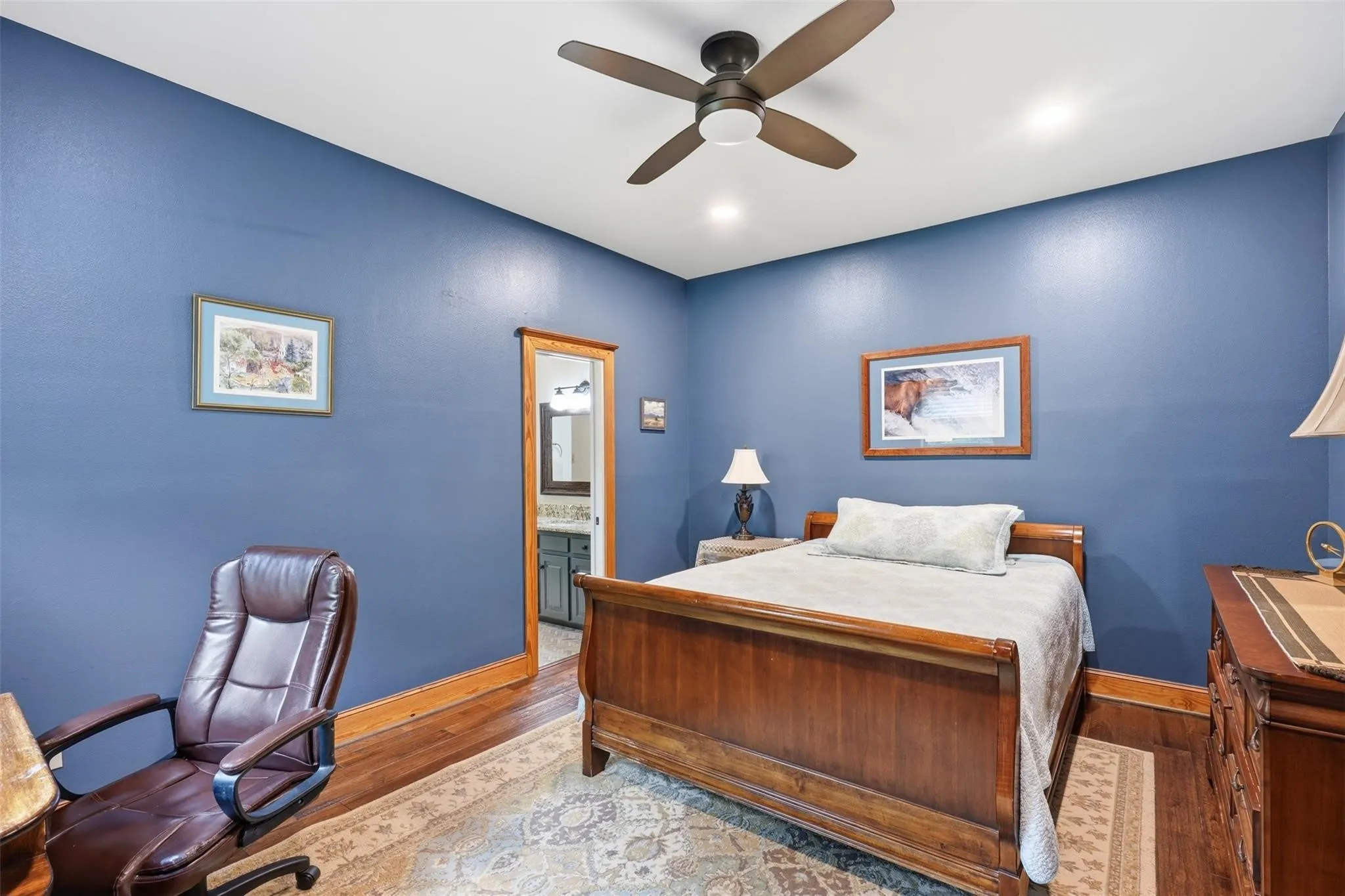 Single Family Residence For Sale in Johnson County , 1100 Crazy Horse Trail, Burleson, Texas 76028, 3 Bedroom, 4 Bathroom, 4 Garage spaces, 3,596 Sqft, built in 1987, mls#21401940, Real Estate Agent in Burleson, Homes For Sale in Johnson county, Homes For Sale in Burleson, Realtor in Burleson Texas, Real Estate Brokerage Independent Realty Texas, Luminita Cordes Realtor