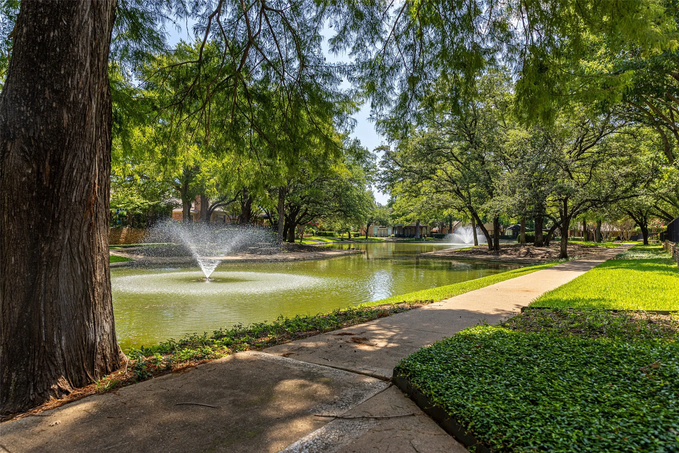 Single Family Residence For Sale in Dallas County , 6505 Laurel Valley Road, Dallas, Texas 75248, 3 Bedroom, 3 Bathroom, 2 Garage spaces, 2,684 Sqft, built in 1979, mls#21401332, Real Estate Agent in Dallas, Homes For Sale in Dallas county, Homes For Sale in Dallas, Realtor in Dallas Texas, Real Estate Brokerage Independent Realty Texas, Luminita Cordes Realtor