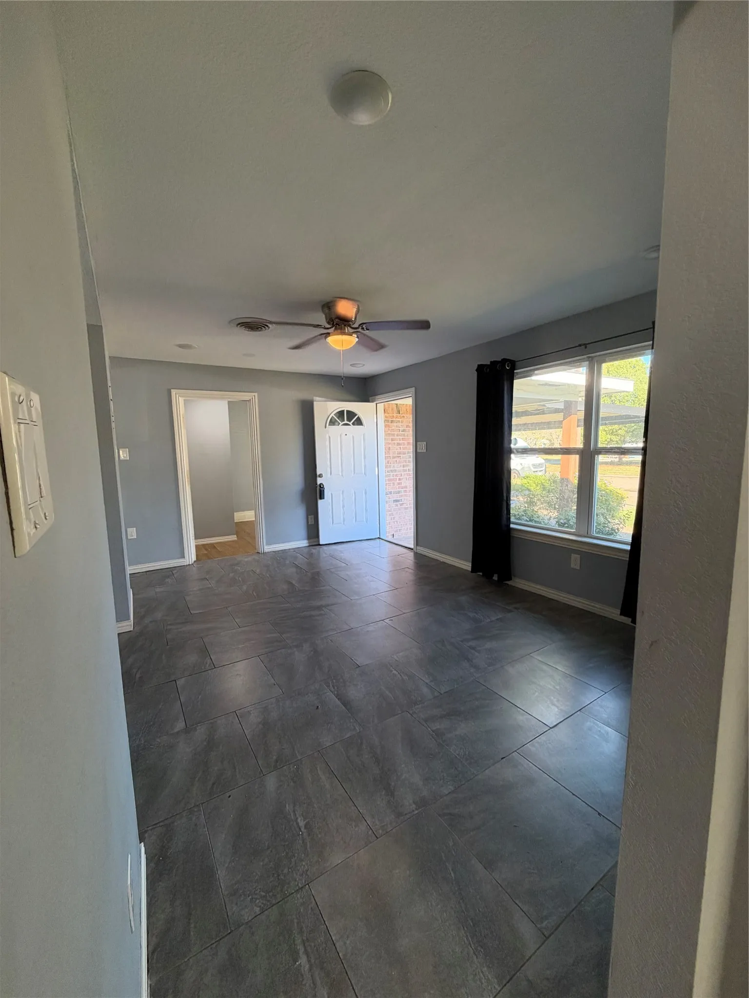 Single Family Residence For Rent in Dallas County , 1608 Edgemont Drive, Mesquite, Texas 75149, 3 Bedroom, 1 Bathroom, Garage spaces, 1,252 Sqft, built in 1960, mls#21402161, Real Estate Agent in Mesquite, Homes For Rent in Dallas county, Homes For Rent in Mesquite, Realtor in Mesquite Texas, Real Estate Brokerage Independent Realty Texas, Luminita Cordes Realtor