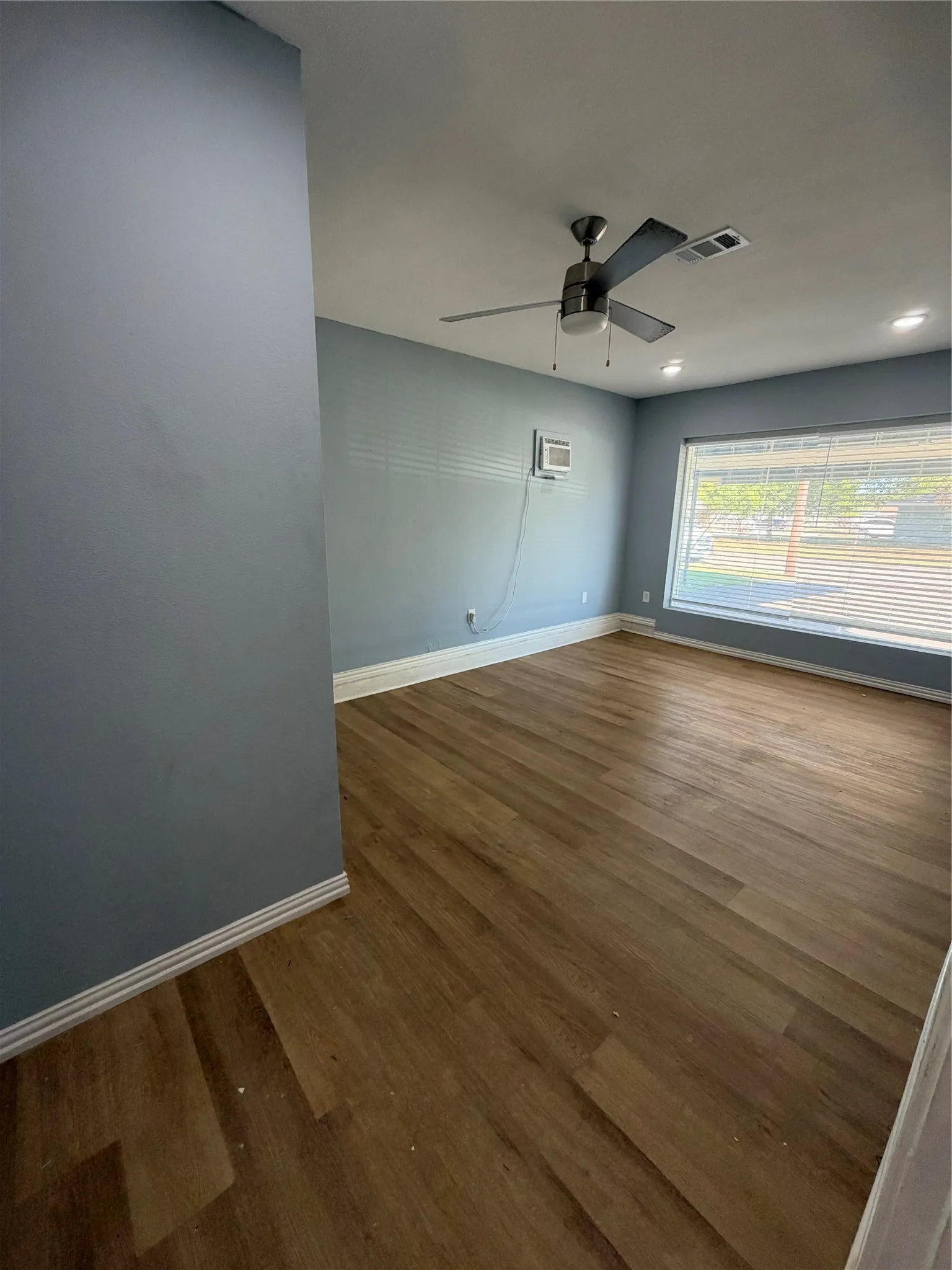 Single Family Residence For Rent in Dallas County , 1608 Edgemont Drive, Mesquite, Texas 75149, 3 Bedroom, 1 Bathroom, Garage spaces, 1,252 Sqft, built in 1960, mls#21402161, Real Estate Agent in Mesquite, Homes For Rent in Dallas county, Homes For Rent in Mesquite, Realtor in Mesquite Texas, Real Estate Brokerage Independent Realty Texas, Luminita Cordes Realtor