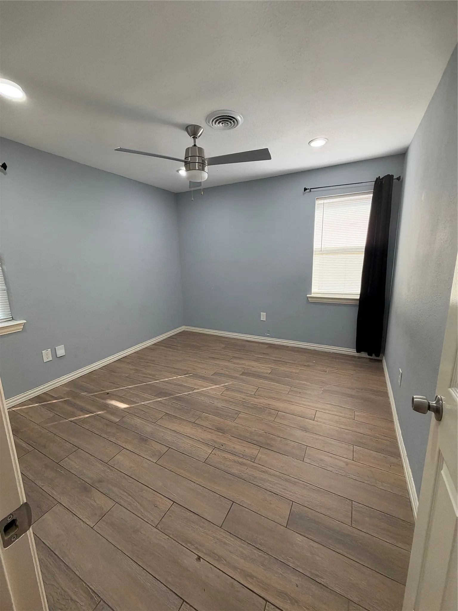 Single Family Residence For Rent in Dallas County , 1608 Edgemont Drive, Mesquite, Texas 75149, 3 Bedroom, 1 Bathroom, Garage spaces, 1,252 Sqft, built in 1960, mls#21402161, Real Estate Agent in Mesquite, Homes For Rent in Dallas county, Homes For Rent in Mesquite, Realtor in Mesquite Texas, Real Estate Brokerage Independent Realty Texas, Luminita Cordes Realtor
