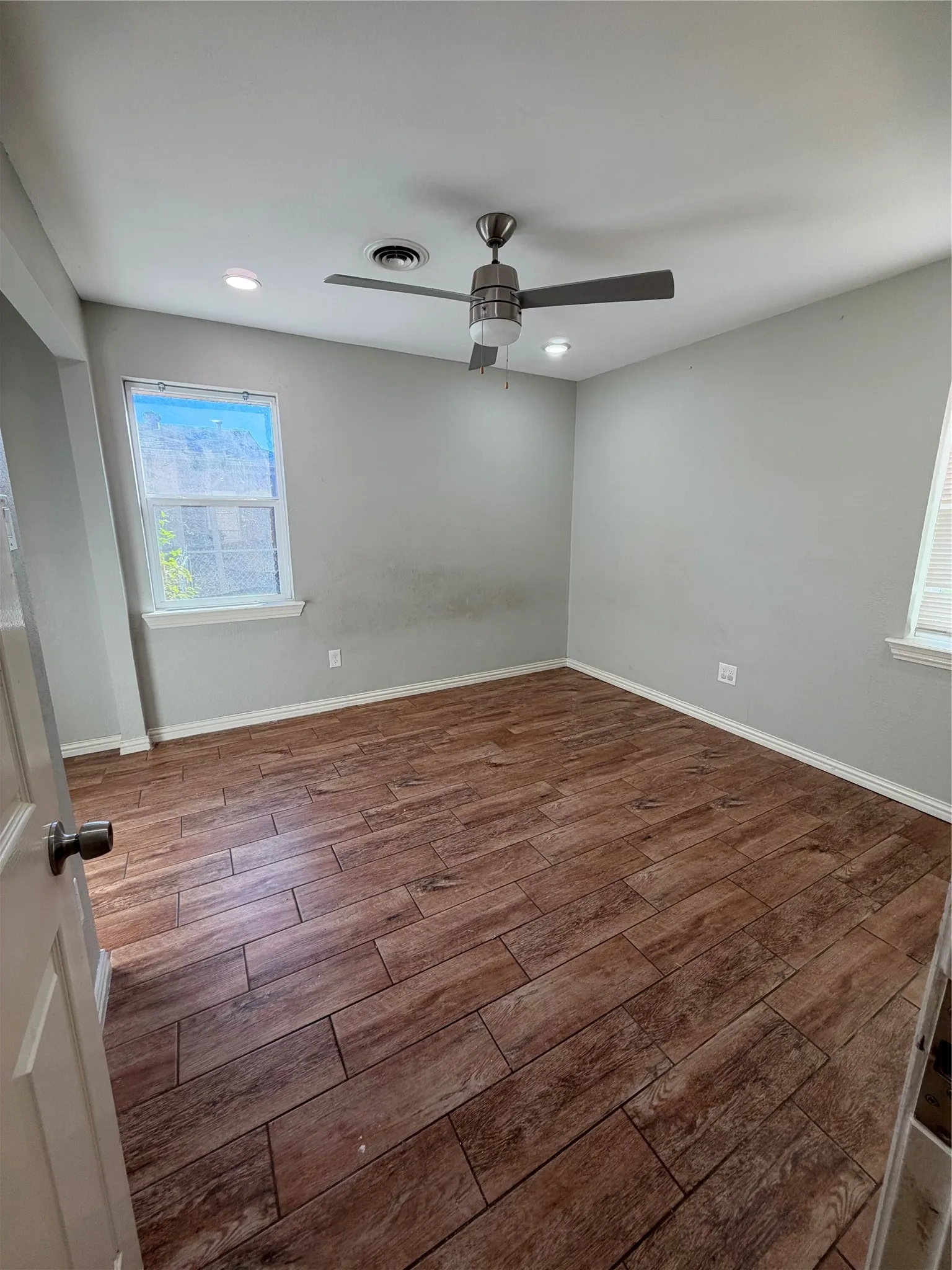 Single Family Residence For Rent in Dallas County , 1608 Edgemont Drive, Mesquite, Texas 75149, 3 Bedroom, 1 Bathroom, Garage spaces, 1,252 Sqft, built in 1960, mls#21402161, Real Estate Agent in Mesquite, Homes For Rent in Dallas county, Homes For Rent in Mesquite, Realtor in Mesquite Texas, Real Estate Brokerage Independent Realty Texas, Luminita Cordes Realtor