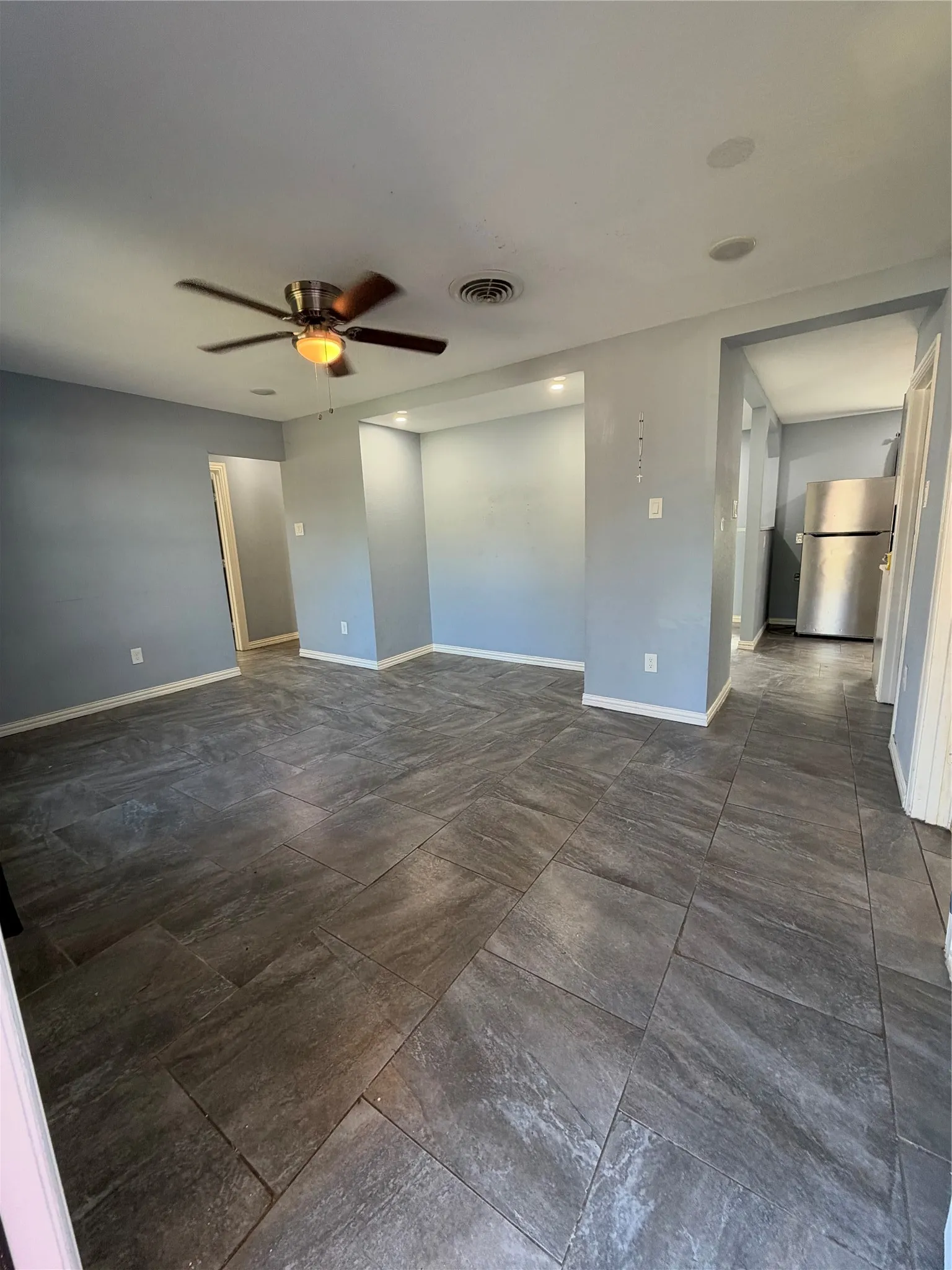 Single Family Residence For Rent in Dallas County , 1608 Edgemont Drive, Mesquite, Texas 75149, 3 Bedroom, 1 Bathroom, Garage spaces, 1,252 Sqft, built in 1960, mls#21402161, Real Estate Agent in Mesquite, Homes For Rent in Dallas county, Homes For Rent in Mesquite, Realtor in Mesquite Texas, Real Estate Brokerage Independent Realty Texas, Luminita Cordes Realtor