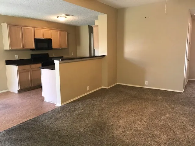 Single Family Residence For Rent in Dallas County , 220 Pinecrest, Seagoville, Texas 75159, 3 Bedroom, 2 Bathroom, 2 Garage spaces, 1,382 Sqft, built in 2004, mls#21397776, Real Estate Agent in Seagoville, Homes For Rent in Dallas county, Homes For Rent in Seagoville, Realtor in Seagoville Texas, Real Estate Brokerage Independent Realty Texas, Luminita Cordes Realtor