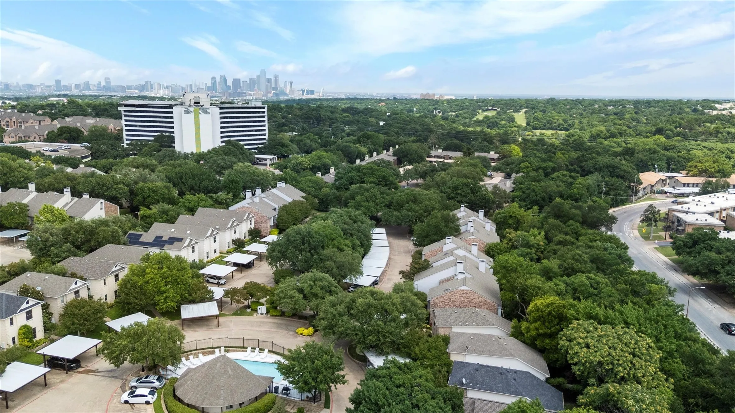 Condominium For Rent in Dallas County , 2506 Wedglea Drive 802, Dallas, Texas 75211, 1 Bedroom, 1 Bathroom, Garage spaces, 733 Sqft, built in 1985, mls#21402110, Real Estate Agent in Dallas, Homes For Rent in Dallas county, Homes For Rent in Dallas, Realtor in Dallas Texas, Real Estate Brokerage Independent Realty Texas, Luminita Cordes Realtor