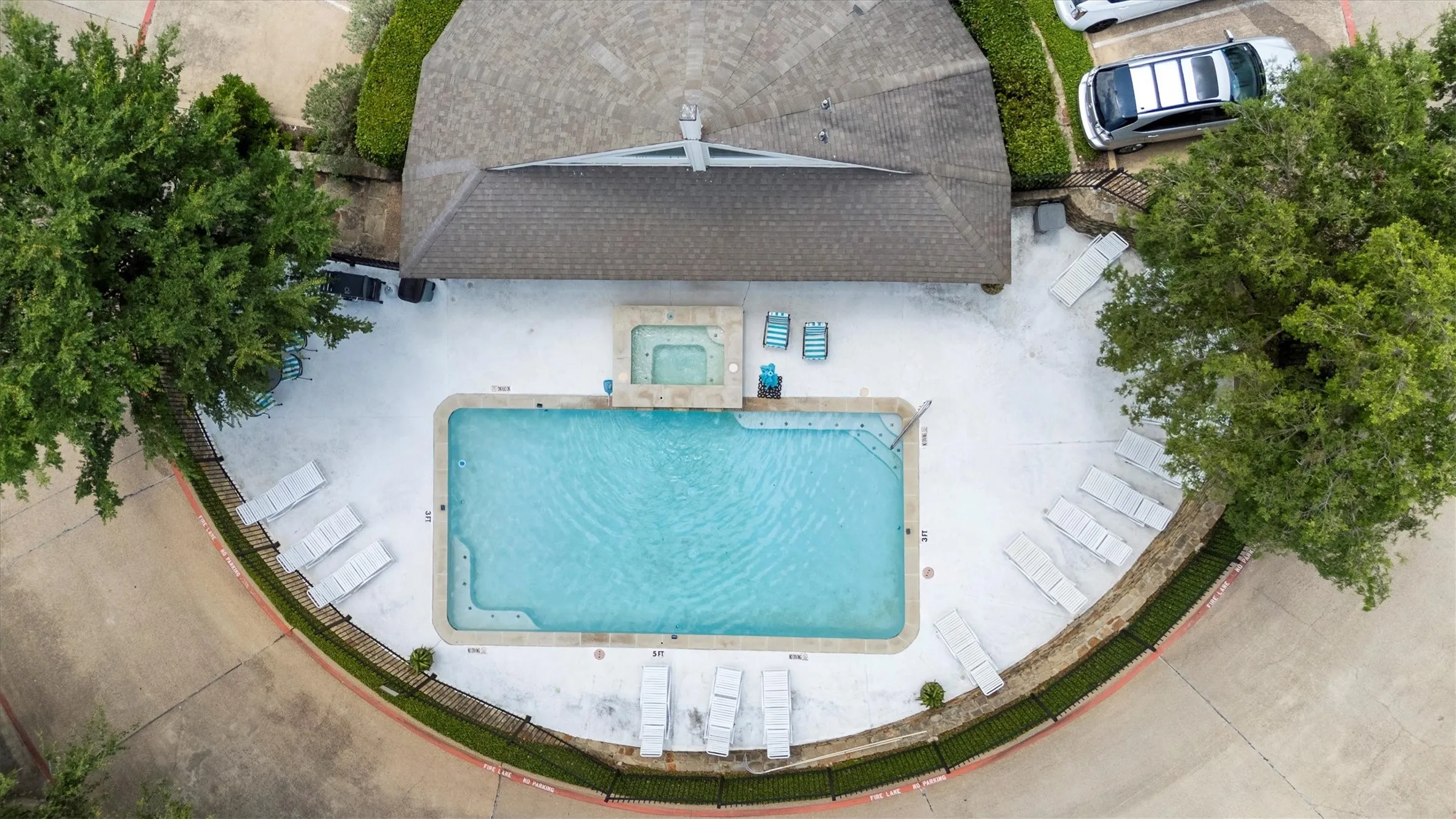 Condominium For Rent in Dallas County , 2506 Wedglea Drive 802, Dallas, Texas 75211, 1 Bedroom, 1 Bathroom, Garage spaces, 733 Sqft, built in 1985, mls#21402110, Real Estate Agent in Dallas, Homes For Rent in Dallas county, Homes For Rent in Dallas, Realtor in Dallas Texas, Real Estate Brokerage Independent Realty Texas, Luminita Cordes Realtor