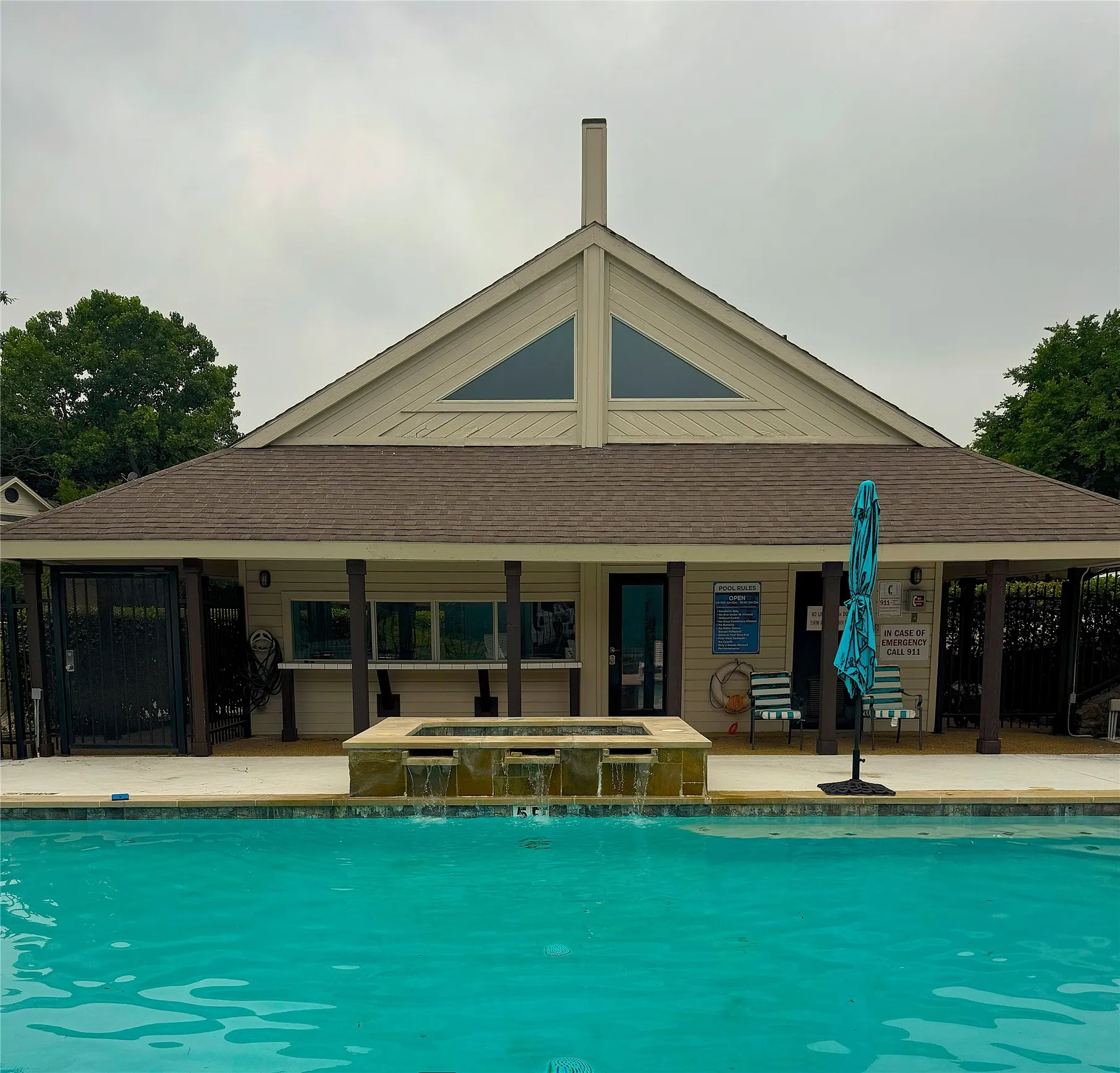 Condominium For Rent in Dallas County , 2506 Wedglea Drive 802, Dallas, Texas 75211, 1 Bedroom, 1 Bathroom, Garage spaces, 733 Sqft, built in 1985, mls#21402110, Real Estate Agent in Dallas, Homes For Rent in Dallas county, Homes For Rent in Dallas, Realtor in Dallas Texas, Real Estate Brokerage Independent Realty Texas, Luminita Cordes Realtor