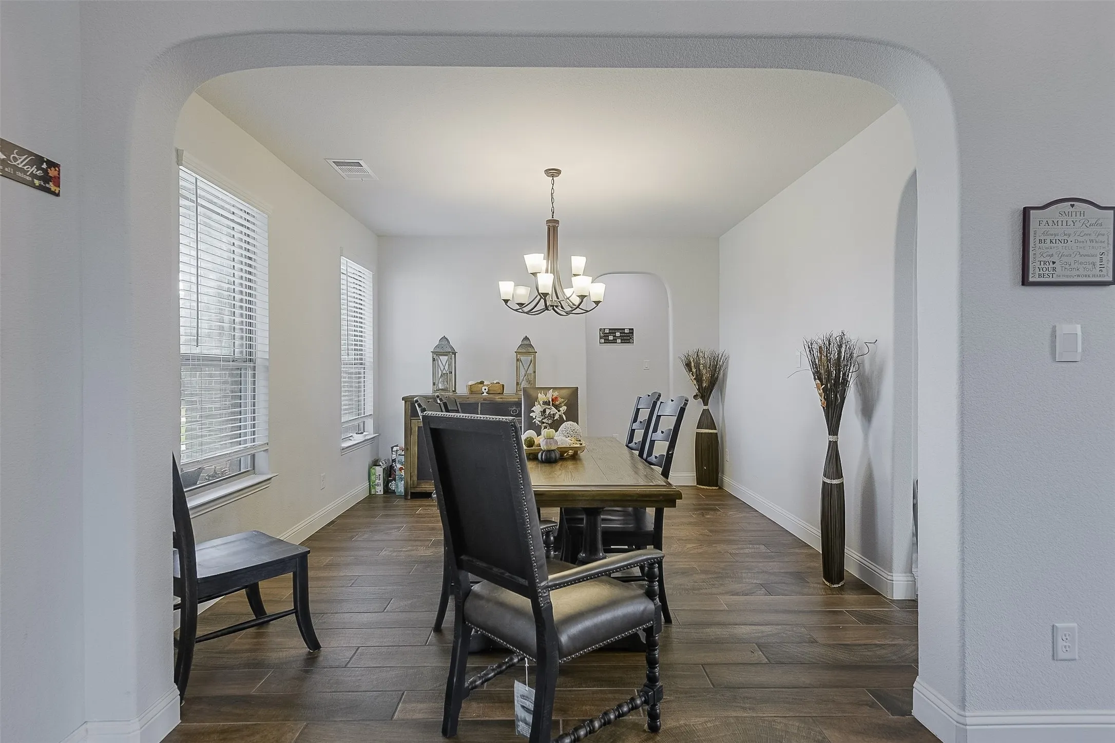 Single Family Residence For Sale in Ellis County , 4111 Roberts Lane, Midlothian, Texas 76065, 4 Bedroom, 6 Bathroom, 3 Garage spaces, 3,784 Sqft, built in 2019, mls#21393913, Real Estate Agent in Midlothian, Homes For Sale in Ellis county, Homes For Sale in Midlothian, Realtor in Midlothian Texas, Real Estate Brokerage Independent Realty Texas, Luminita Cordes Realtor
