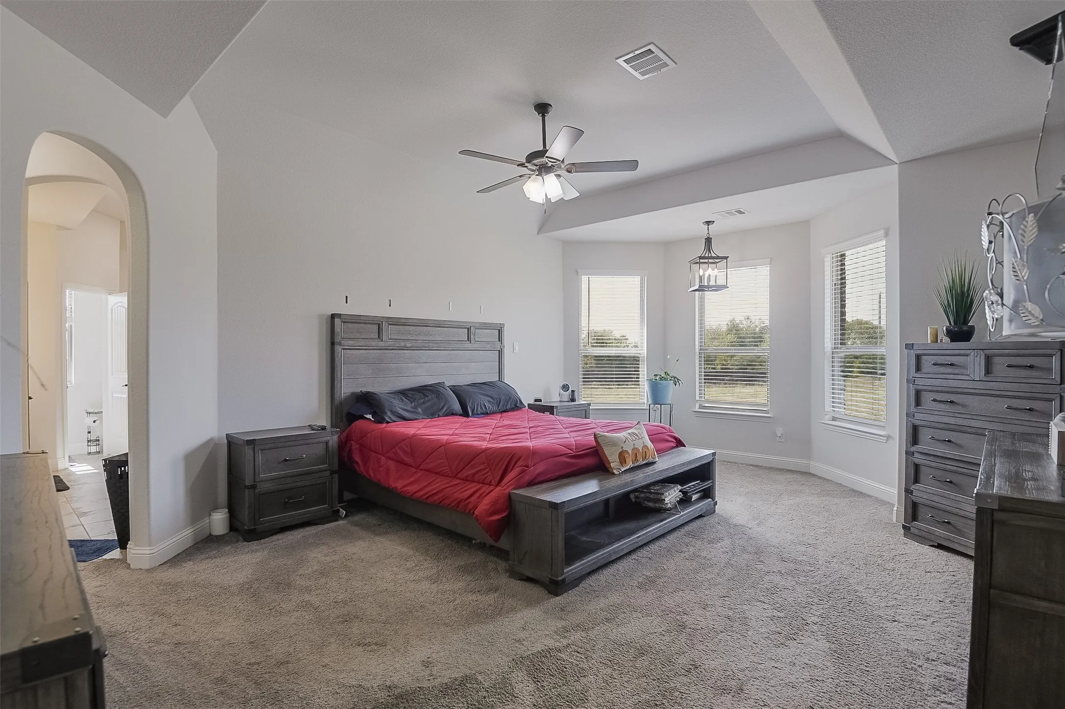 Single Family Residence For Sale in Ellis County , 4111 Roberts Lane, Midlothian, Texas 76065, 4 Bedroom, 6 Bathroom, 3 Garage spaces, 3,784 Sqft, built in 2019, mls#21393913, Real Estate Agent in Midlothian, Homes For Sale in Ellis county, Homes For Sale in Midlothian, Realtor in Midlothian Texas, Real Estate Brokerage Independent Realty Texas, Luminita Cordes Realtor