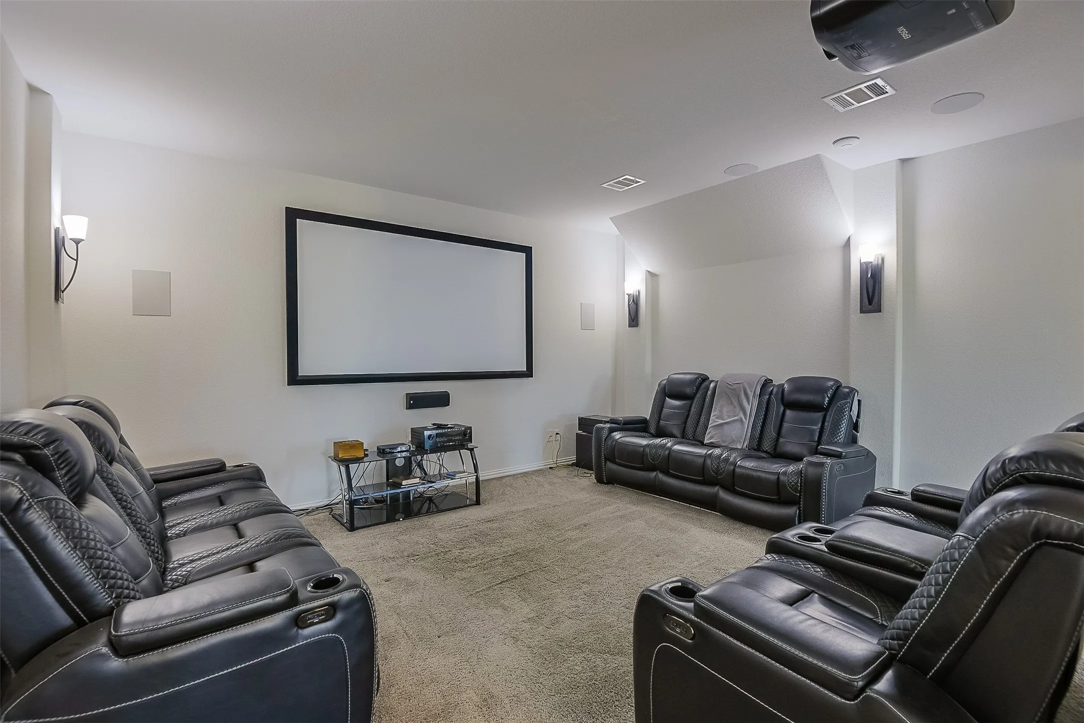 Single Family Residence For Sale in Ellis County , 4111 Roberts Lane, Midlothian, Texas 76065, 4 Bedroom, 6 Bathroom, 3 Garage spaces, 3,784 Sqft, built in 2019, mls#21393913, Real Estate Agent in Midlothian, Homes For Sale in Ellis county, Homes For Sale in Midlothian, Realtor in Midlothian Texas, Real Estate Brokerage Independent Realty Texas, Luminita Cordes Realtor