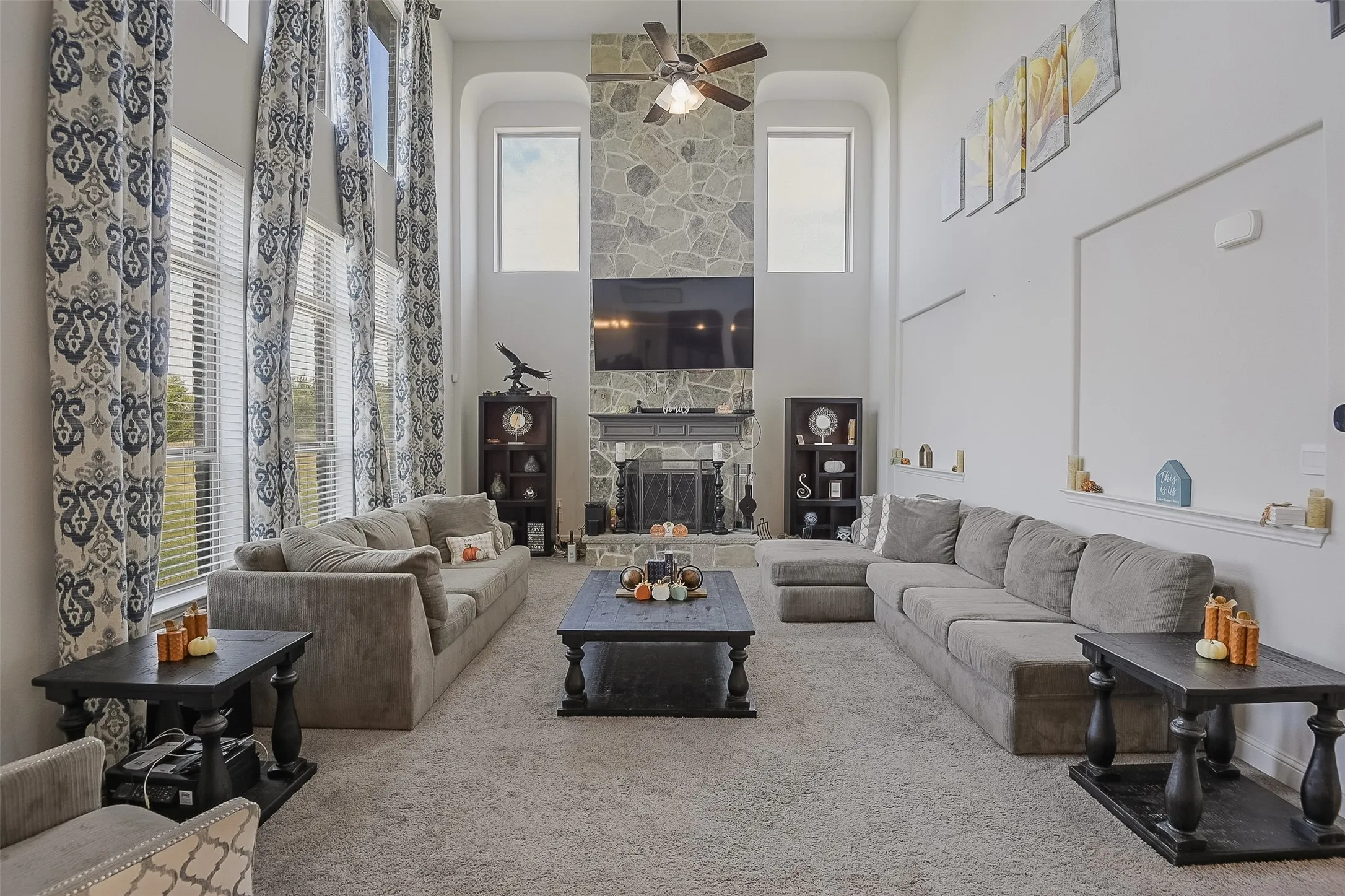 Single Family Residence For Sale in Ellis County , 4111 Roberts Lane, Midlothian, Texas 76065, 4 Bedroom, 6 Bathroom, 3 Garage spaces, 3,784 Sqft, built in 2019, mls#21393913, Real Estate Agent in Midlothian, Homes For Sale in Ellis county, Homes For Sale in Midlothian, Realtor in Midlothian Texas, Real Estate Brokerage Independent Realty Texas, Luminita Cordes Realtor