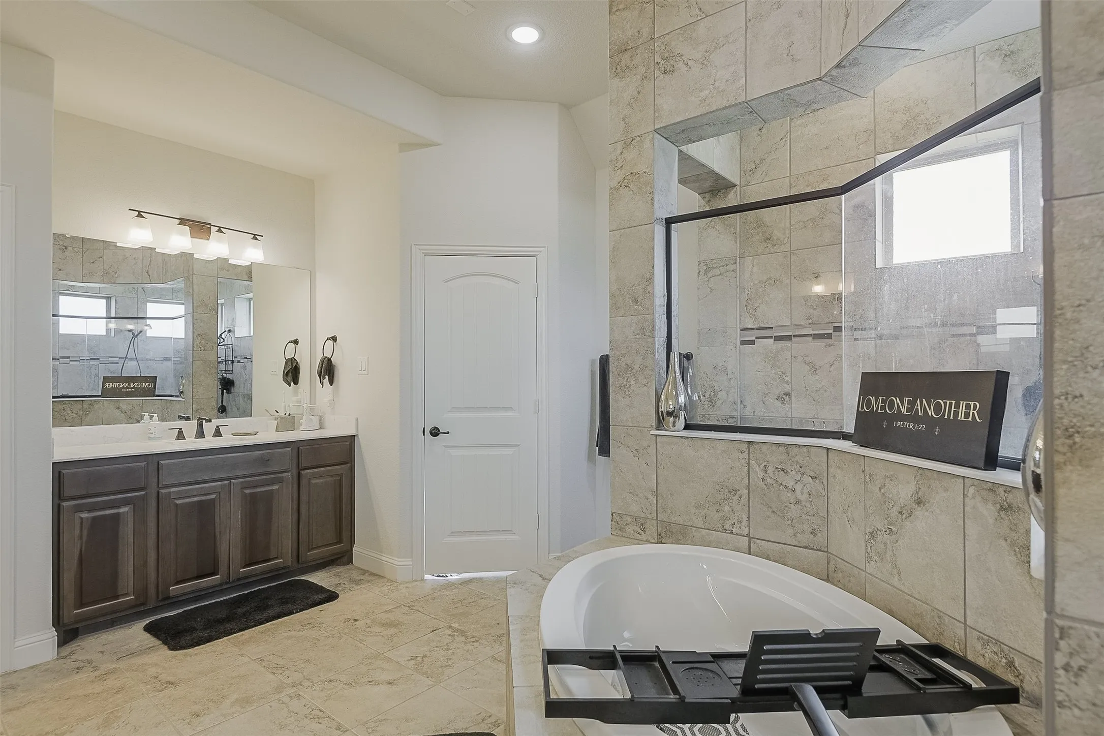 Single Family Residence For Sale in Ellis County , 4111 Roberts Lane, Midlothian, Texas 76065, 4 Bedroom, 6 Bathroom, 3 Garage spaces, 3,784 Sqft, built in 2019, mls#21393913, Real Estate Agent in Midlothian, Homes For Sale in Ellis county, Homes For Sale in Midlothian, Realtor in Midlothian Texas, Real Estate Brokerage Independent Realty Texas, Luminita Cordes Realtor