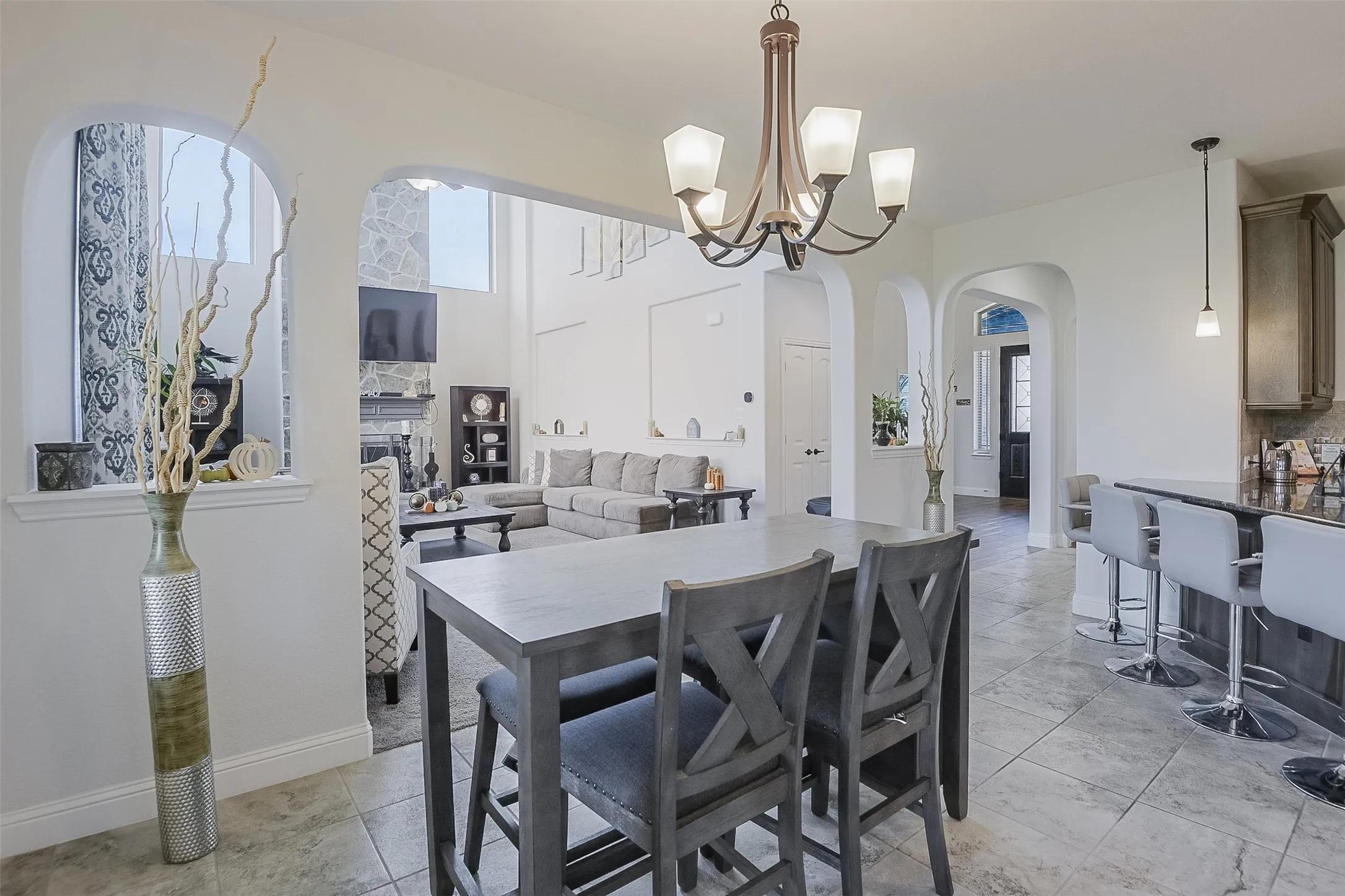 Single Family Residence For Sale in Ellis County , 4111 Roberts Lane, Midlothian, Texas 76065, 4 Bedroom, 6 Bathroom, 3 Garage spaces, 3,784 Sqft, built in 2019, mls#21393913, Real Estate Agent in Midlothian, Homes For Sale in Ellis county, Homes For Sale in Midlothian, Realtor in Midlothian Texas, Real Estate Brokerage Independent Realty Texas, Luminita Cordes Realtor