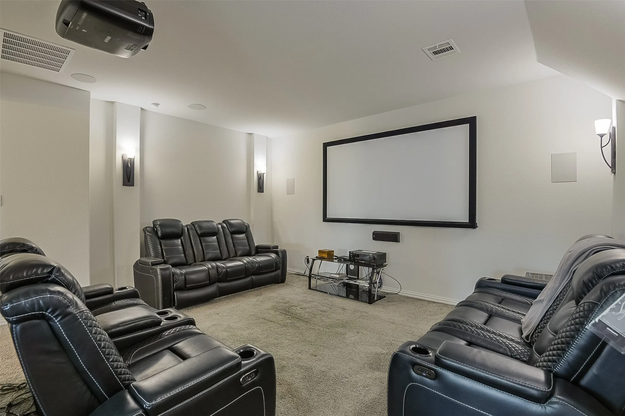 Single Family Residence For Sale in Ellis County , 4111 Roberts Lane, Midlothian, Texas 76065, 4 Bedroom, 6 Bathroom, 3 Garage spaces, 3,784 Sqft, built in 2019, mls#21393913, Real Estate Agent in Midlothian, Homes For Sale in Ellis county, Homes For Sale in Midlothian, Realtor in Midlothian Texas, Real Estate Brokerage Independent Realty Texas, Luminita Cordes Realtor