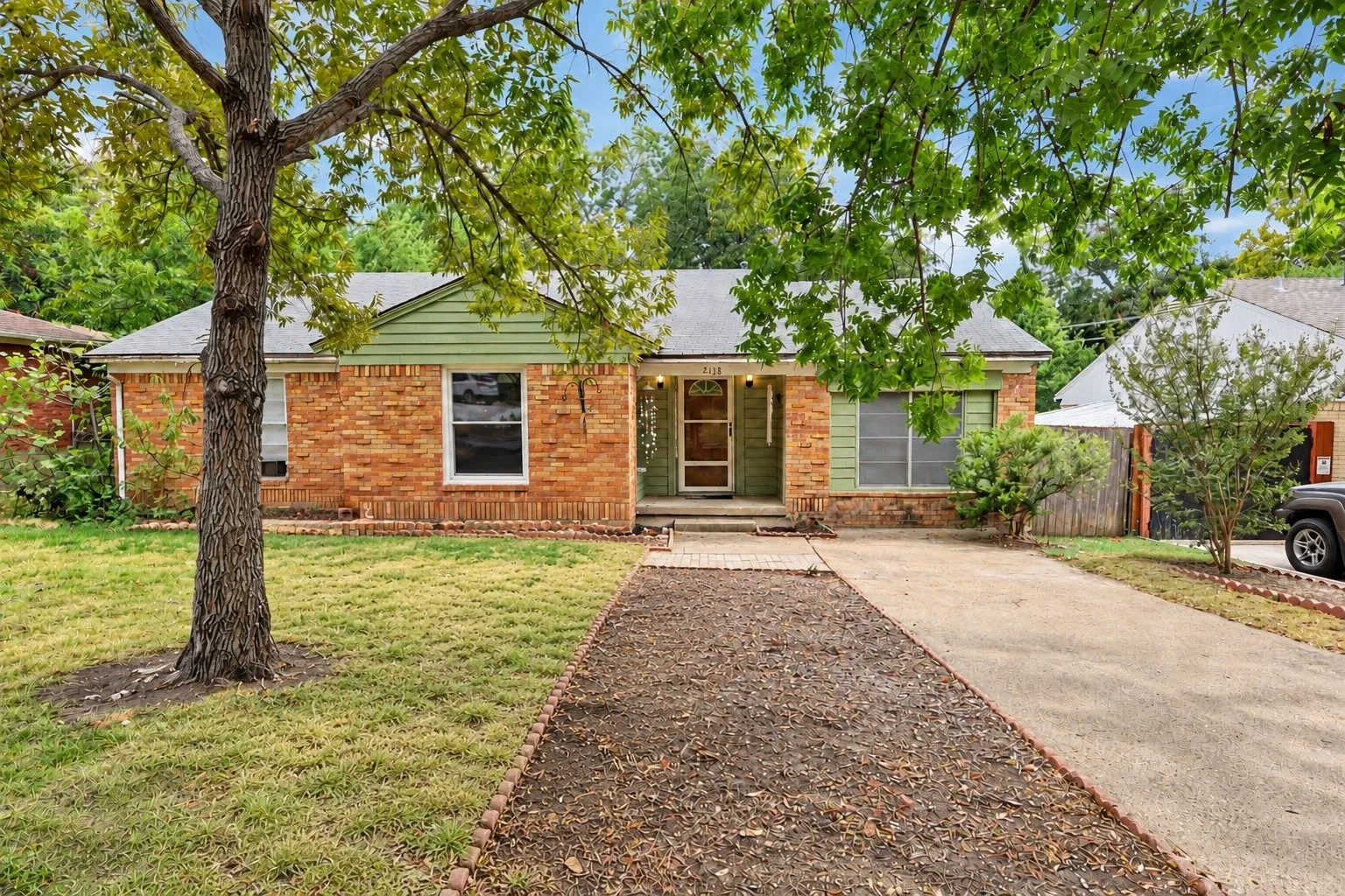 Single Family Residence For Sale in Dallas County , 2138 Longwood Lane, Dallas, Texas 75228, 3 Bedroom, 1 Bathroom, Garage spaces, 1,413 Sqft, built in 1954, mls#21401742, Real Estate Agent in Dallas, Homes For Sale in Dallas county, Homes For Sale in Dallas, Realtor in Dallas Texas, Real Estate Brokerage Independent Realty Texas, Luminita Cordes Realtor