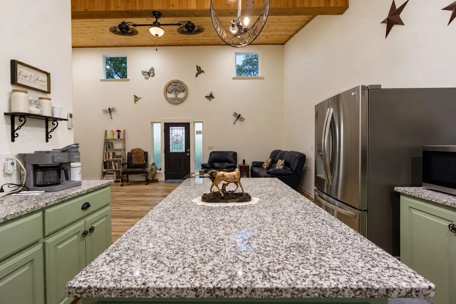 Single Family Residence For Sale in Van Zandt County , 761 Vz County Road 2910, Eustace, Texas 75124, 1 Bedroom, 2 Bathroom, Garage spaces, 1,120 Sqft, built in 2023, mls#21402173, Real Estate Agent in Eustace, Homes For Sale in Van Zandt county, Homes For Sale in Eustace, Realtor in Eustace Texas, Real Estate Brokerage Independent Realty Texas, Luminita Cordes Realtor