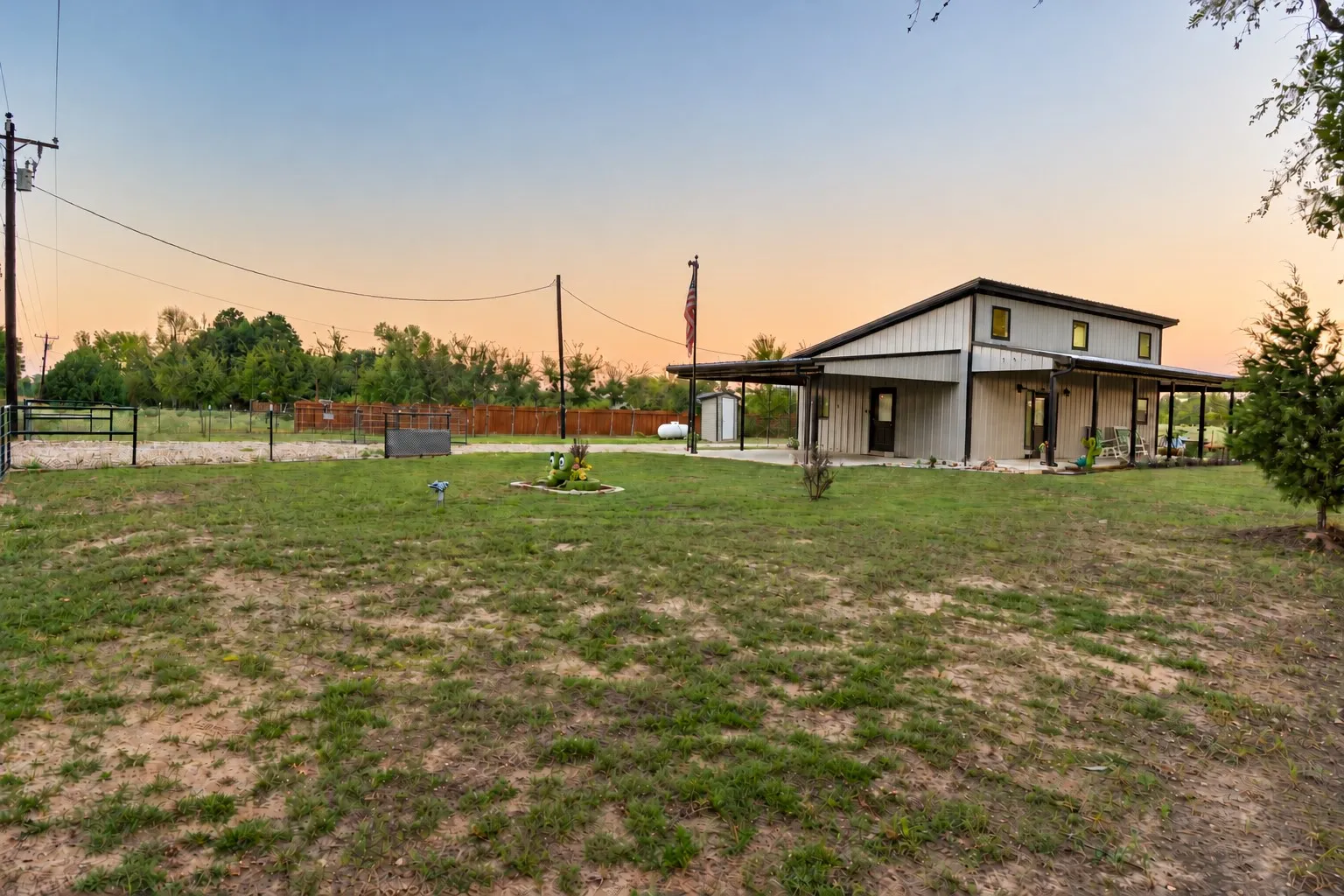Single Family Residence For Sale in Van Zandt County , 761 Vz County Road 2910, Eustace, Texas 75124, 1 Bedroom, 2 Bathroom, Garage spaces, 1,120 Sqft, built in 2023, mls#21402173, Real Estate Agent in Eustace, Homes For Sale in Van Zandt county, Homes For Sale in Eustace, Realtor in Eustace Texas, Real Estate Brokerage Independent Realty Texas, Luminita Cordes Realtor