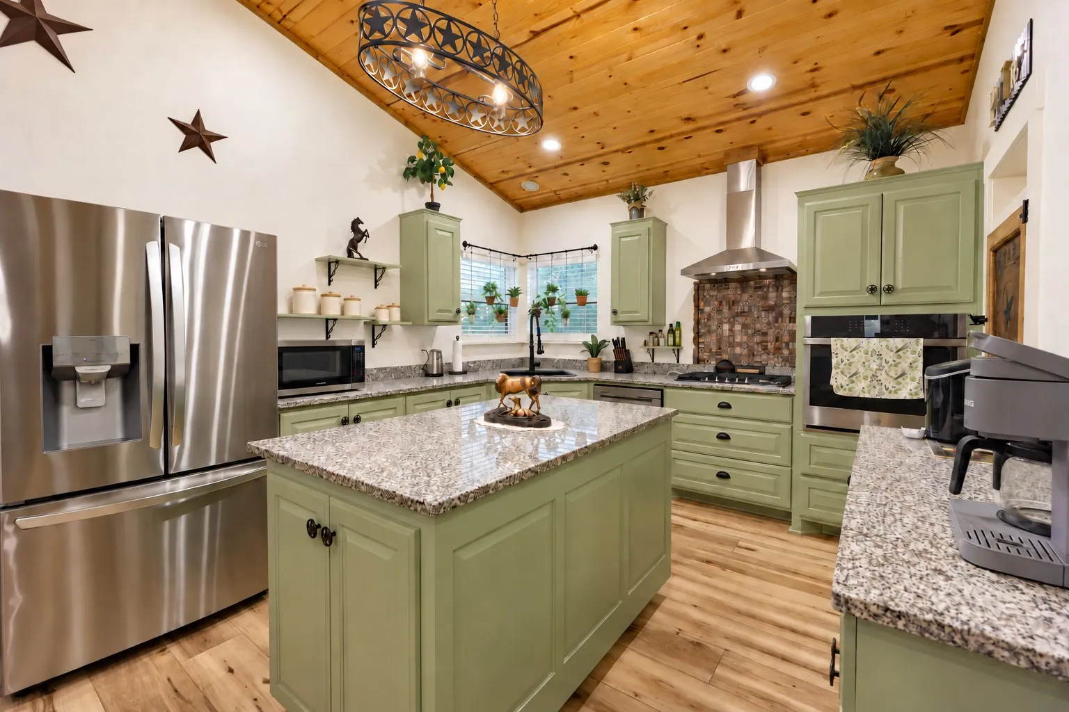 Single Family Residence For Sale in Van Zandt County , 761 Vz County Road 2910, Eustace, Texas 75124, 1 Bedroom, 2 Bathroom, Garage spaces, 1,120 Sqft, built in 2023, mls#21402173, Real Estate Agent in Eustace, Homes For Sale in Van Zandt county, Homes For Sale in Eustace, Realtor in Eustace Texas, Real Estate Brokerage Independent Realty Texas, Luminita Cordes Realtor