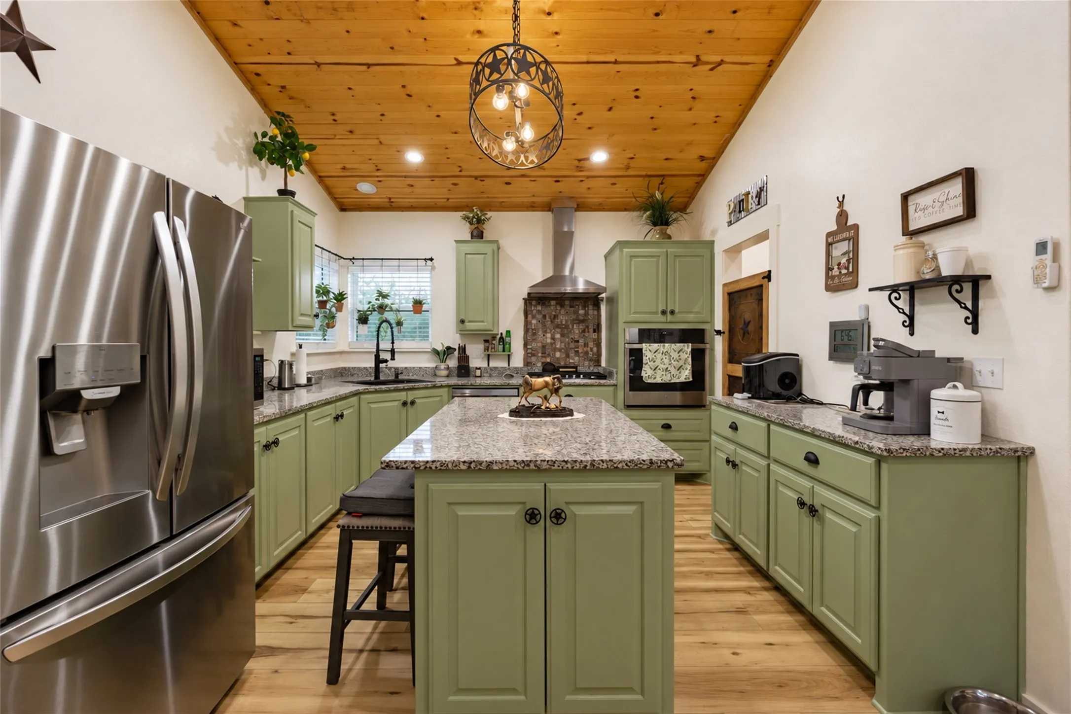 Single Family Residence For Sale in Van Zandt County , 761 Vz County Road 2910, Eustace, Texas 75124, 1 Bedroom, 2 Bathroom, Garage spaces, 1,120 Sqft, built in 2023, mls#21402173, Real Estate Agent in Eustace, Homes For Sale in Van Zandt county, Homes For Sale in Eustace, Realtor in Eustace Texas, Real Estate Brokerage Independent Realty Texas, Luminita Cordes Realtor