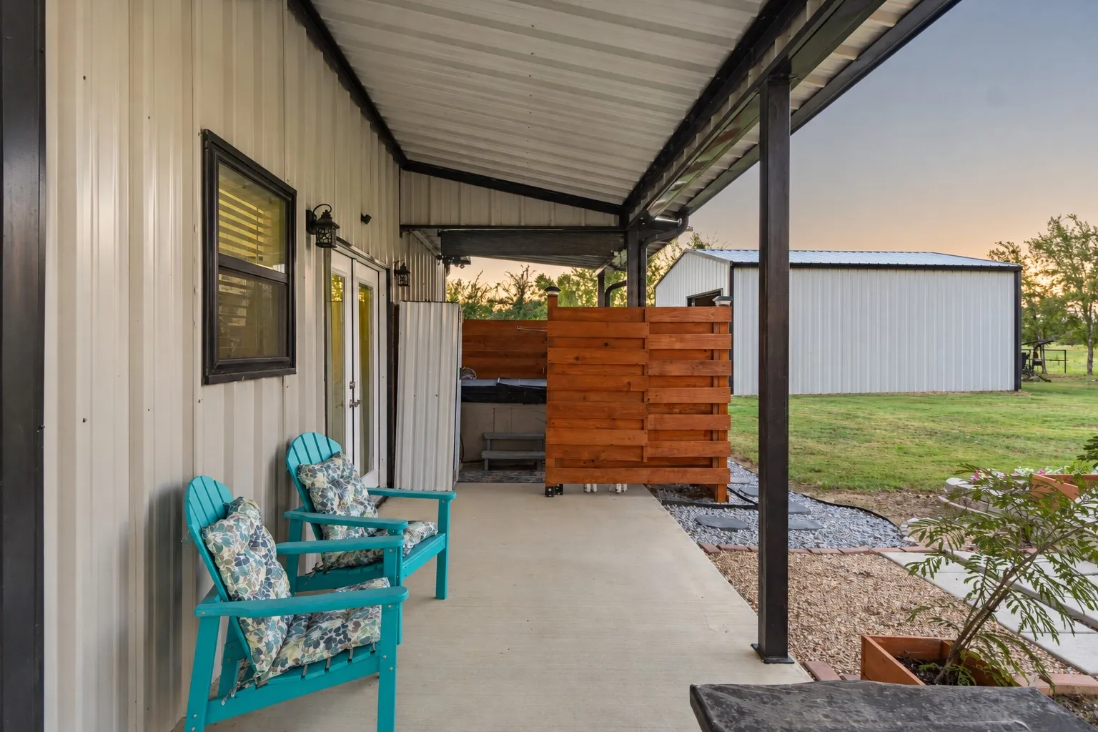 Single Family Residence For Sale in Van Zandt County , 761 Vz County Road 2910, Eustace, Texas 75124, 1 Bedroom, 2 Bathroom, Garage spaces, 1,120 Sqft, built in 2023, mls#21402173, Real Estate Agent in Eustace, Homes For Sale in Van Zandt county, Homes For Sale in Eustace, Realtor in Eustace Texas, Real Estate Brokerage Independent Realty Texas, Luminita Cordes Realtor