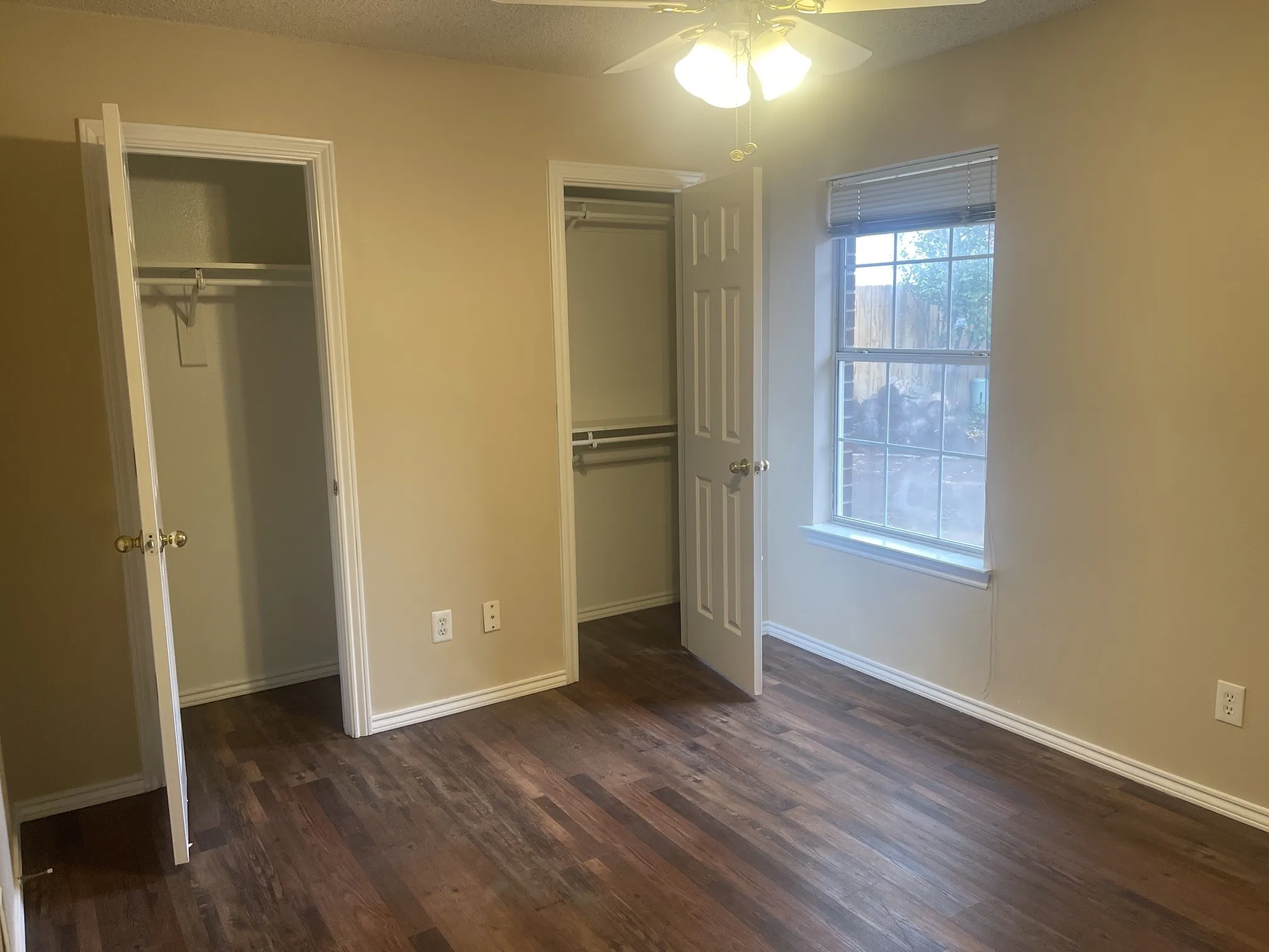 Single Family Residence For Rent in Denton County , 816 Brittany Drive, Denton, Texas 76209, 4 Bedroom, 2 Bathroom, 2 Garage spaces, 1,436 Sqft, built in 1993, mls#21398547, Real Estate Agent in Denton, Homes For Rent in Denton county, Homes For Rent in Denton, Realtor in Denton Texas, Real Estate Brokerage Independent Realty Texas, Luminita Cordes Realtor