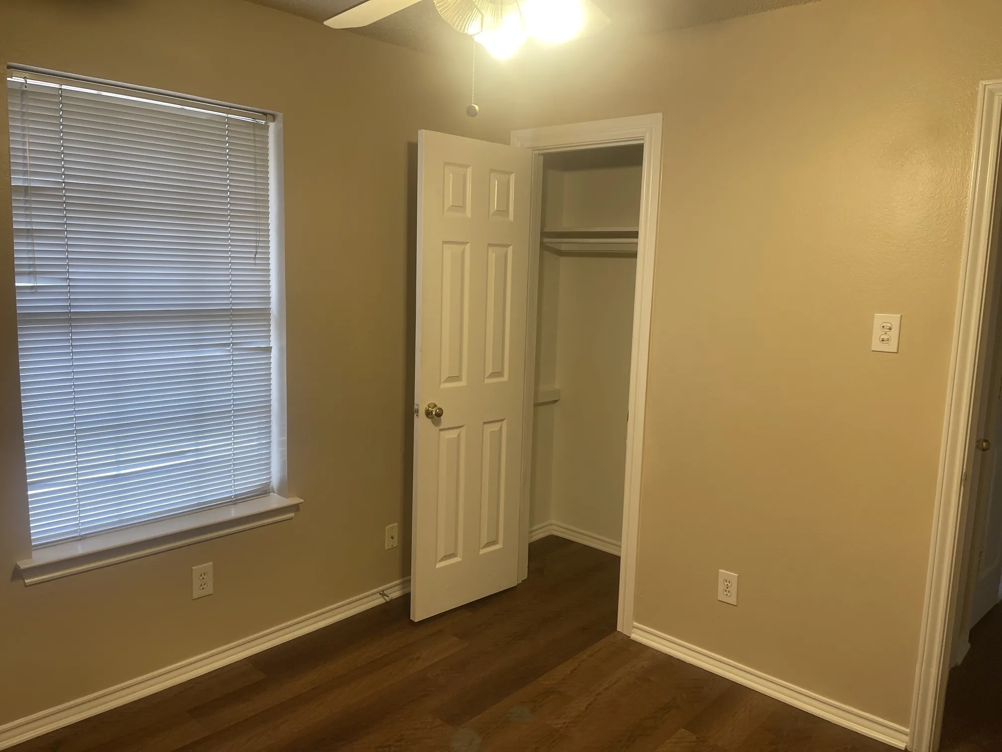Single Family Residence For Rent in Denton County , 816 Brittany Drive, Denton, Texas 76209, 4 Bedroom, 2 Bathroom, 2 Garage spaces, 1,436 Sqft, built in 1993, mls#21398547, Real Estate Agent in Denton, Homes For Rent in Denton county, Homes For Rent in Denton, Realtor in Denton Texas, Real Estate Brokerage Independent Realty Texas, Luminita Cordes Realtor