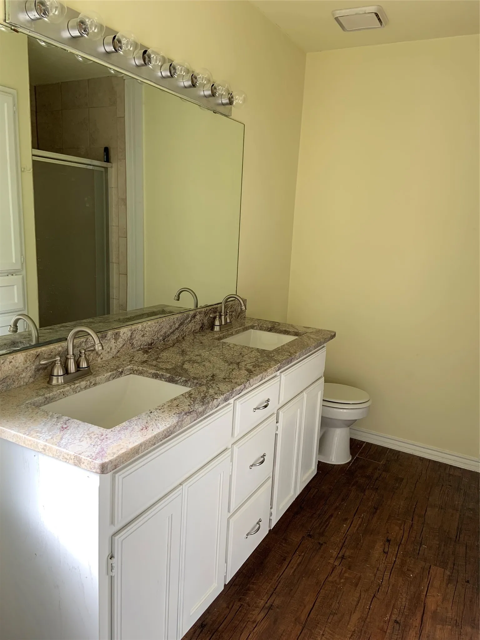 Single Family Residence For Rent in Denton County , 816 Brittany Drive, Denton, Texas 76209, 4 Bedroom, 2 Bathroom, 2 Garage spaces, 1,436 Sqft, built in 1993, mls#21398547, Real Estate Agent in Denton, Homes For Rent in Denton county, Homes For Rent in Denton, Realtor in Denton Texas, Real Estate Brokerage Independent Realty Texas, Luminita Cordes Realtor