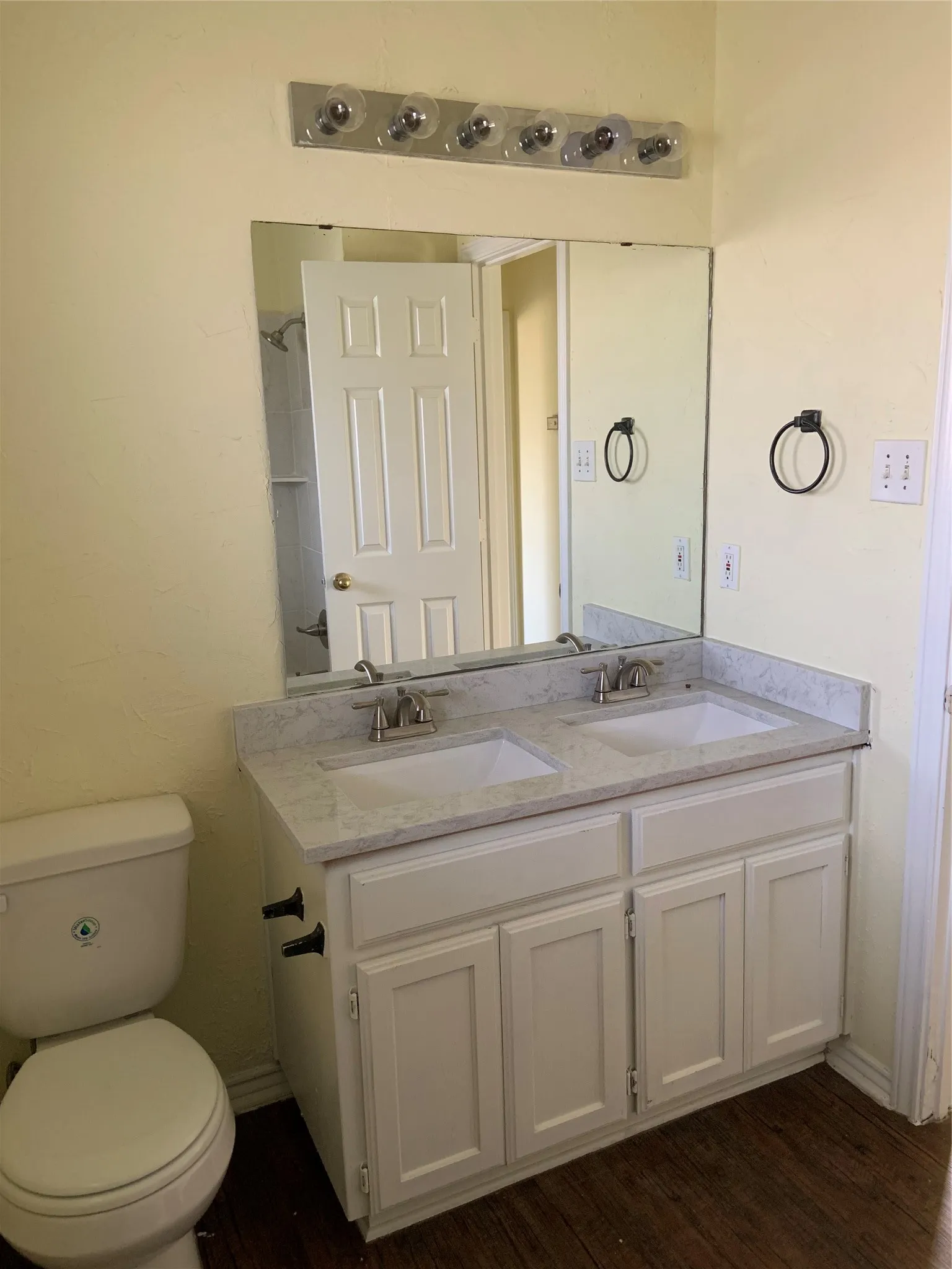 Single Family Residence For Rent in Denton County , 816 Brittany Drive, Denton, Texas 76209, 4 Bedroom, 2 Bathroom, 2 Garage spaces, 1,436 Sqft, built in 1993, mls#21398547, Real Estate Agent in Denton, Homes For Rent in Denton county, Homes For Rent in Denton, Realtor in Denton Texas, Real Estate Brokerage Independent Realty Texas, Luminita Cordes Realtor