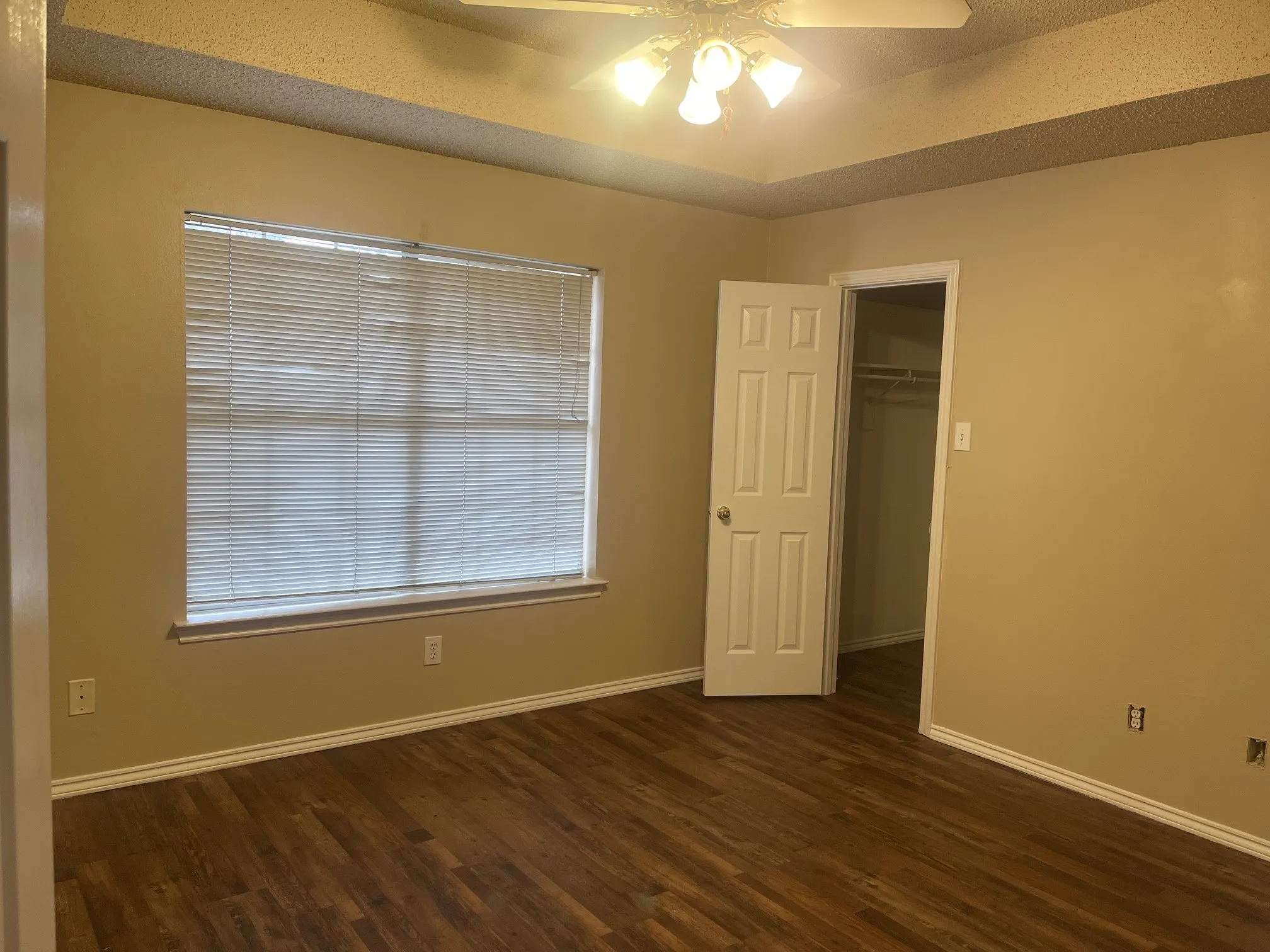 Single Family Residence For Rent in Denton County , 816 Brittany Drive, Denton, Texas 76209, 4 Bedroom, 2 Bathroom, 2 Garage spaces, 1,436 Sqft, built in 1993, mls#21398547, Real Estate Agent in Denton, Homes For Rent in Denton county, Homes For Rent in Denton, Realtor in Denton Texas, Real Estate Brokerage Independent Realty Texas, Luminita Cordes Realtor