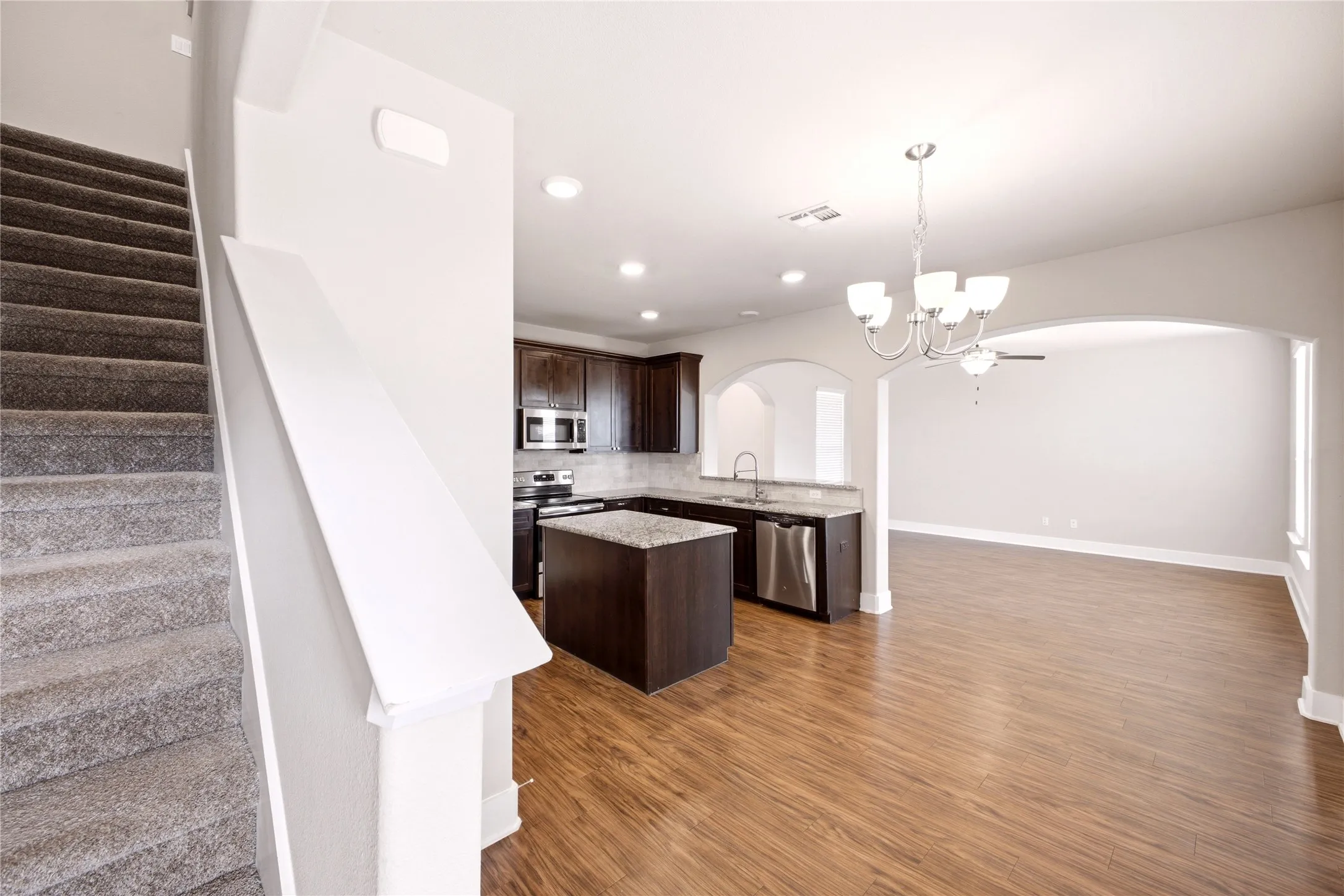 Duplex For Rent in Denton County , 3904 Ashton Drive, Sanger, Texas 76266, 3 Bedroom, 3 Bathroom, 1 Garage spaces, 1,484 Sqft, built in 2018, mls#21402172, Real Estate Agent in Sanger, Homes For Rent in Denton county, Homes For Rent in Sanger, Realtor in Sanger Texas, Real Estate Brokerage Independent Realty Texas, Luminita Cordes Realtor