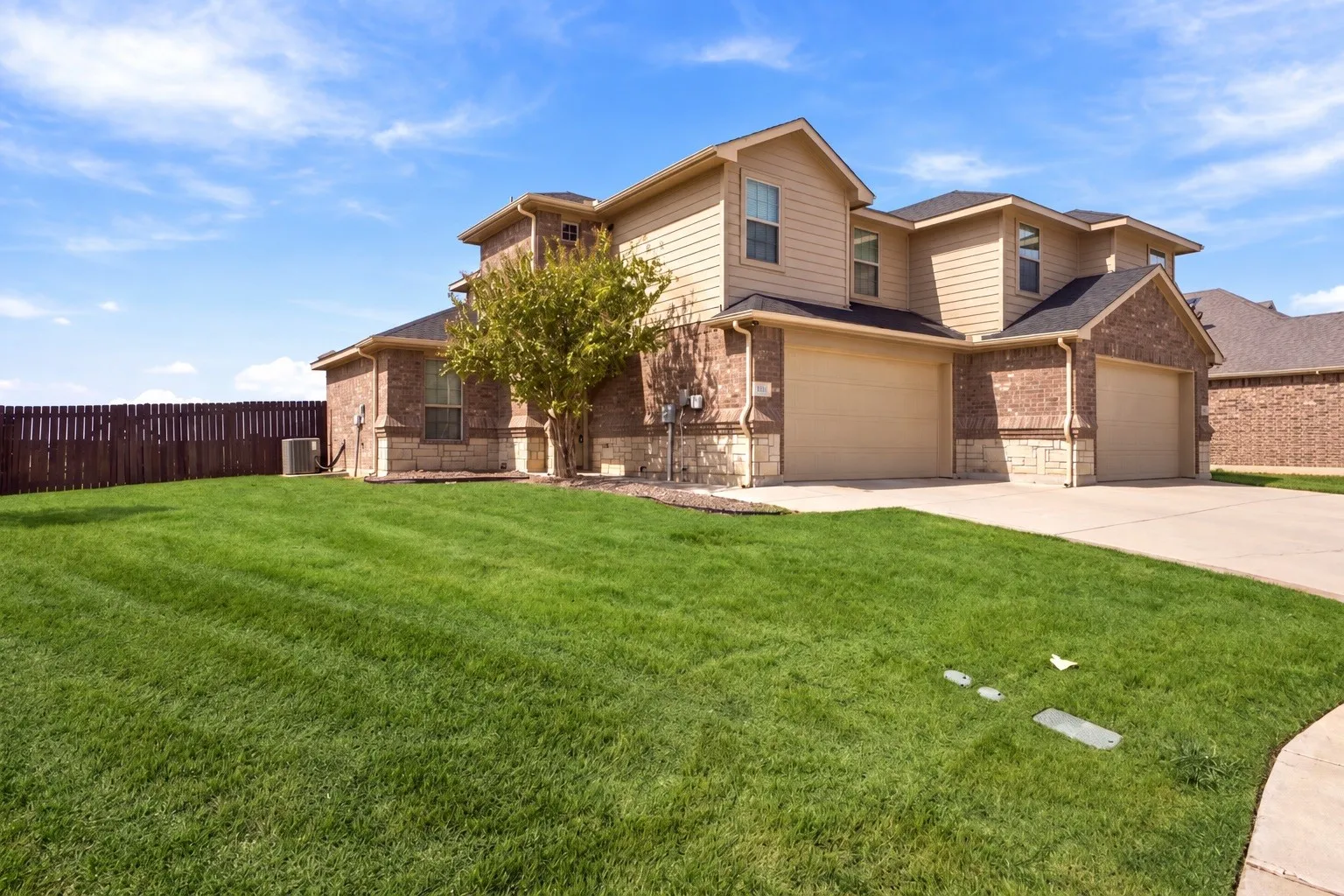 Duplex For Rent in Denton County , 3904 Ashton Drive, Sanger, Texas 76266, 3 Bedroom, 3 Bathroom, 1 Garage spaces, 1,484 Sqft, built in 2018, mls#21402172, Real Estate Agent in Sanger, Homes For Rent in Denton county, Homes For Rent in Sanger, Realtor in Sanger Texas, Real Estate Brokerage Independent Realty Texas, Luminita Cordes Realtor