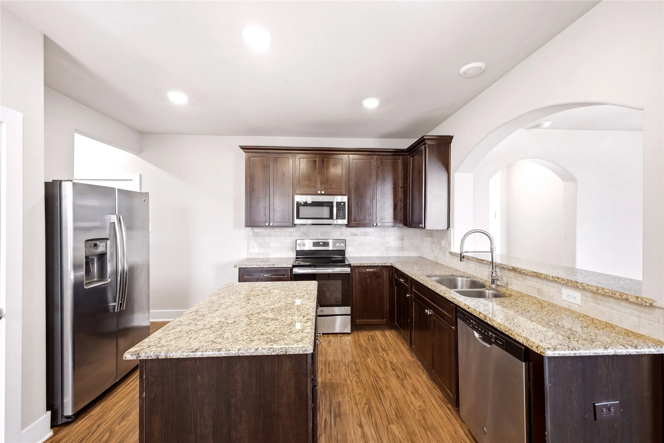 Duplex For Rent in Denton County , 3904 Ashton Drive, Sanger, Texas 76266, 3 Bedroom, 3 Bathroom, 1 Garage spaces, 1,484 Sqft, built in 2018, mls#21402172, Real Estate Agent in Sanger, Homes For Rent in Denton county, Homes For Rent in Sanger, Realtor in Sanger Texas, Real Estate Brokerage Independent Realty Texas, Luminita Cordes Realtor