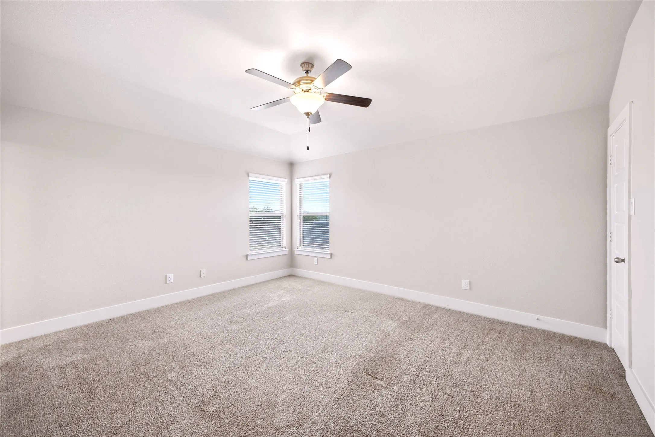 Duplex For Rent in Denton County , 3904 Ashton Drive, Sanger, Texas 76266, 3 Bedroom, 3 Bathroom, 1 Garage spaces, 1,484 Sqft, built in 2018, mls#21402172, Real Estate Agent in Sanger, Homes For Rent in Denton county, Homes For Rent in Sanger, Realtor in Sanger Texas, Real Estate Brokerage Independent Realty Texas, Luminita Cordes Realtor