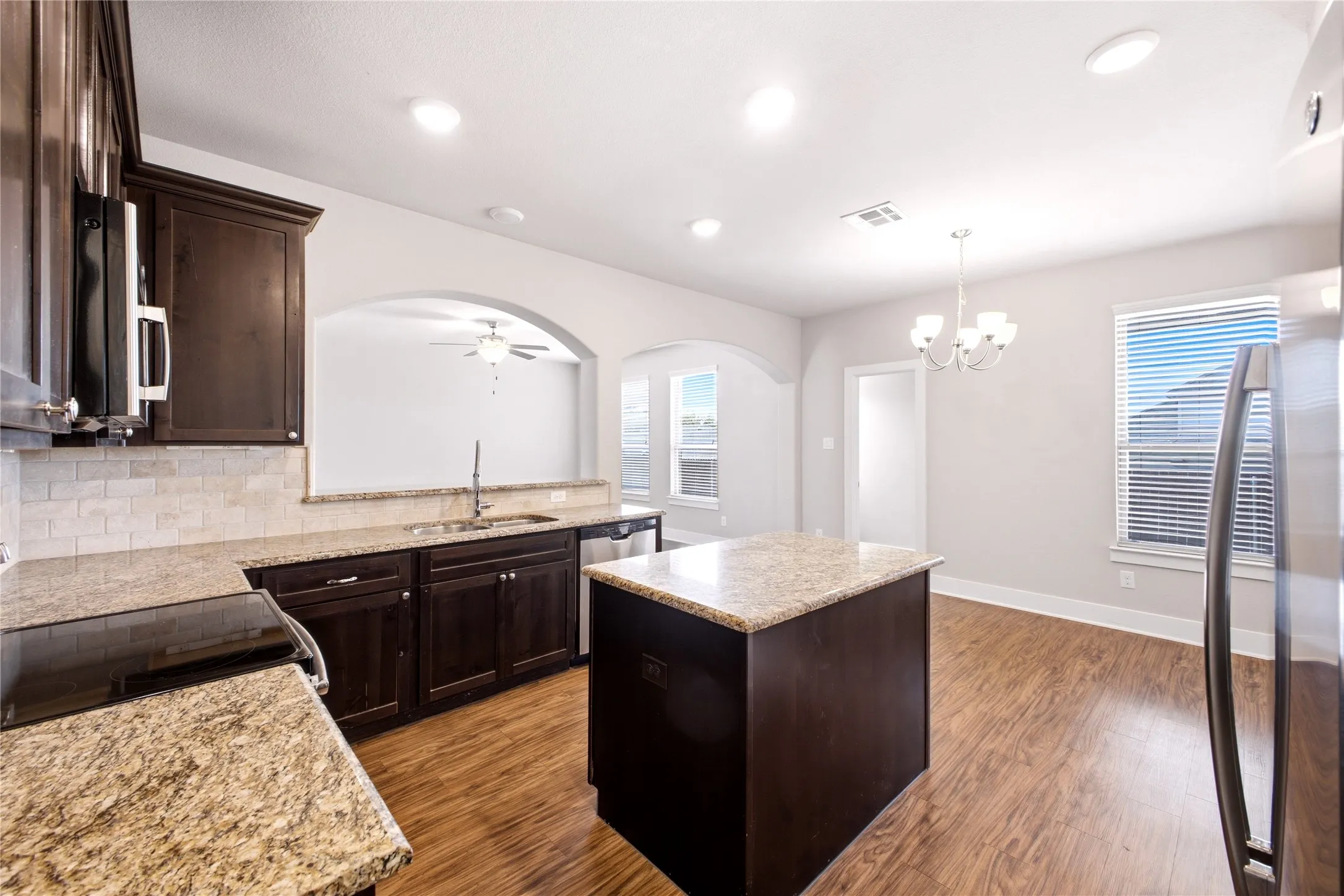 Duplex For Rent in Denton County , 3904 Ashton Drive, Sanger, Texas 76266, 3 Bedroom, 3 Bathroom, 1 Garage spaces, 1,484 Sqft, built in 2018, mls#21402172, Real Estate Agent in Sanger, Homes For Rent in Denton county, Homes For Rent in Sanger, Realtor in Sanger Texas, Real Estate Brokerage Independent Realty Texas, Luminita Cordes Realtor