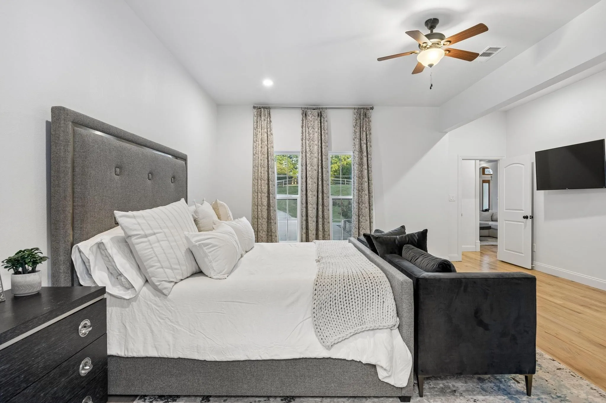 Single Family Residence For Sale in Denton County , 660 Alexandrite Drive, Oak Point, Texas 75068, 4 Bedroom, 4 Bathroom, 4 Garage spaces, 3,903 Sqft, built in 2005, mls#21398056, Real Estate Agent in Oak Point, Homes For Sale in Denton county, Homes For Sale in Oak Point, Realtor in Oak Point Texas, Real Estate Brokerage Independent Realty Texas, Luminita Cordes Realtor