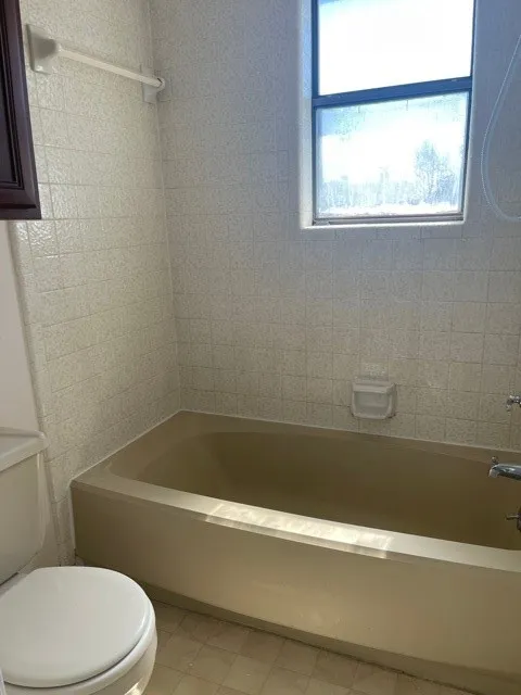 Single Family Residence For Rent in Denton County , 408 Benjamin Street, Denton, Texas 76207, 3 Bedroom, 3 Bathroom, 1 Garage spaces, 1,633 Sqft, built in 1983, mls#21392982, Real Estate Agent in Denton, Homes For Rent in Denton county, Homes For Rent in Denton, Realtor in Denton Texas, Real Estate Brokerage Independent Realty Texas, Luminita Cordes Realtor